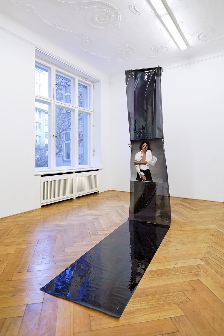 Isa Genzken At Galerie Buchholz Berlin Contemporary Art Library