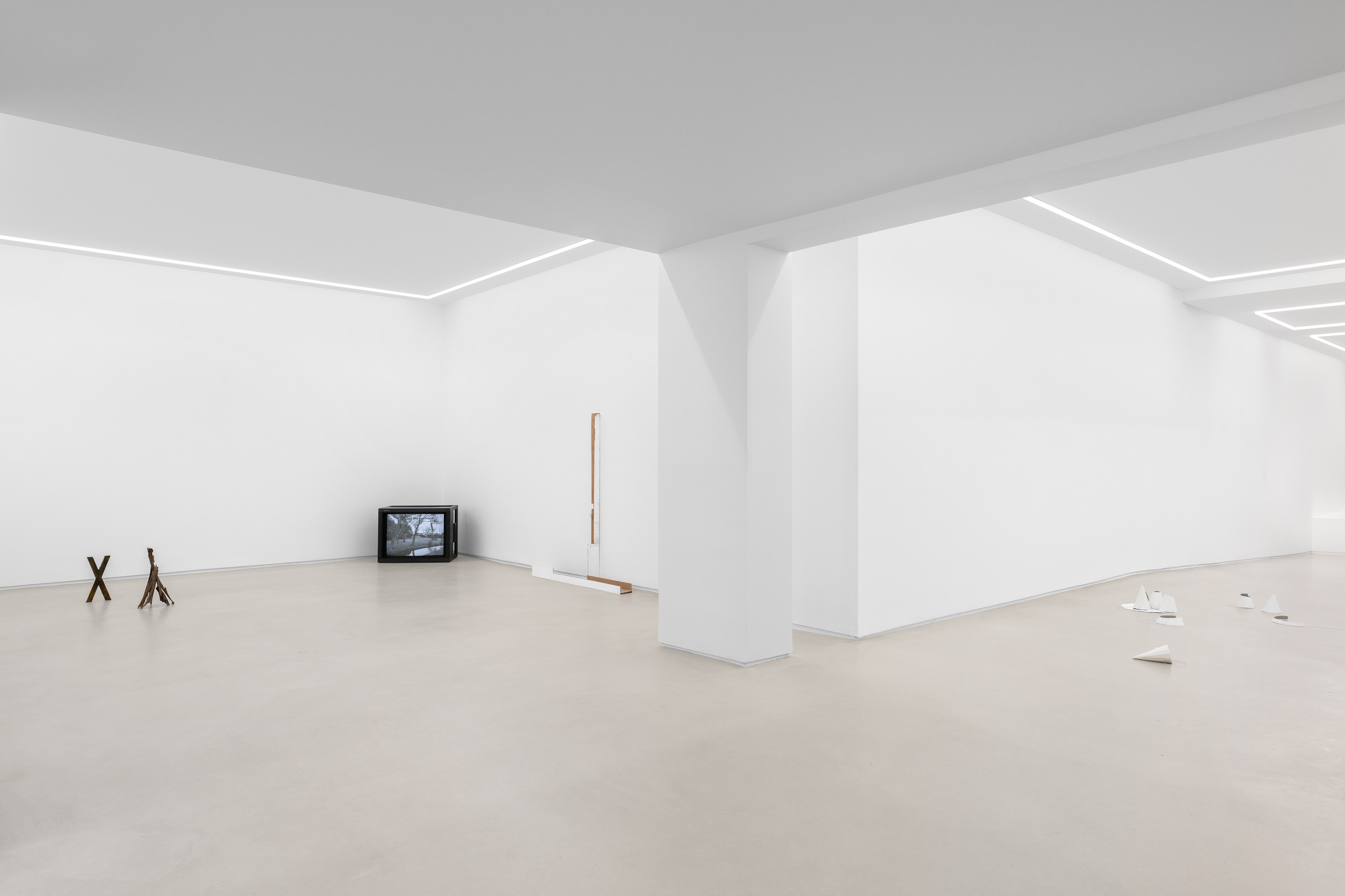 Bas Jan Ader, Hélène Janicot, Park McArthur, Where It Doesn’t Reach at Lo Brutto Stahl, photo 16