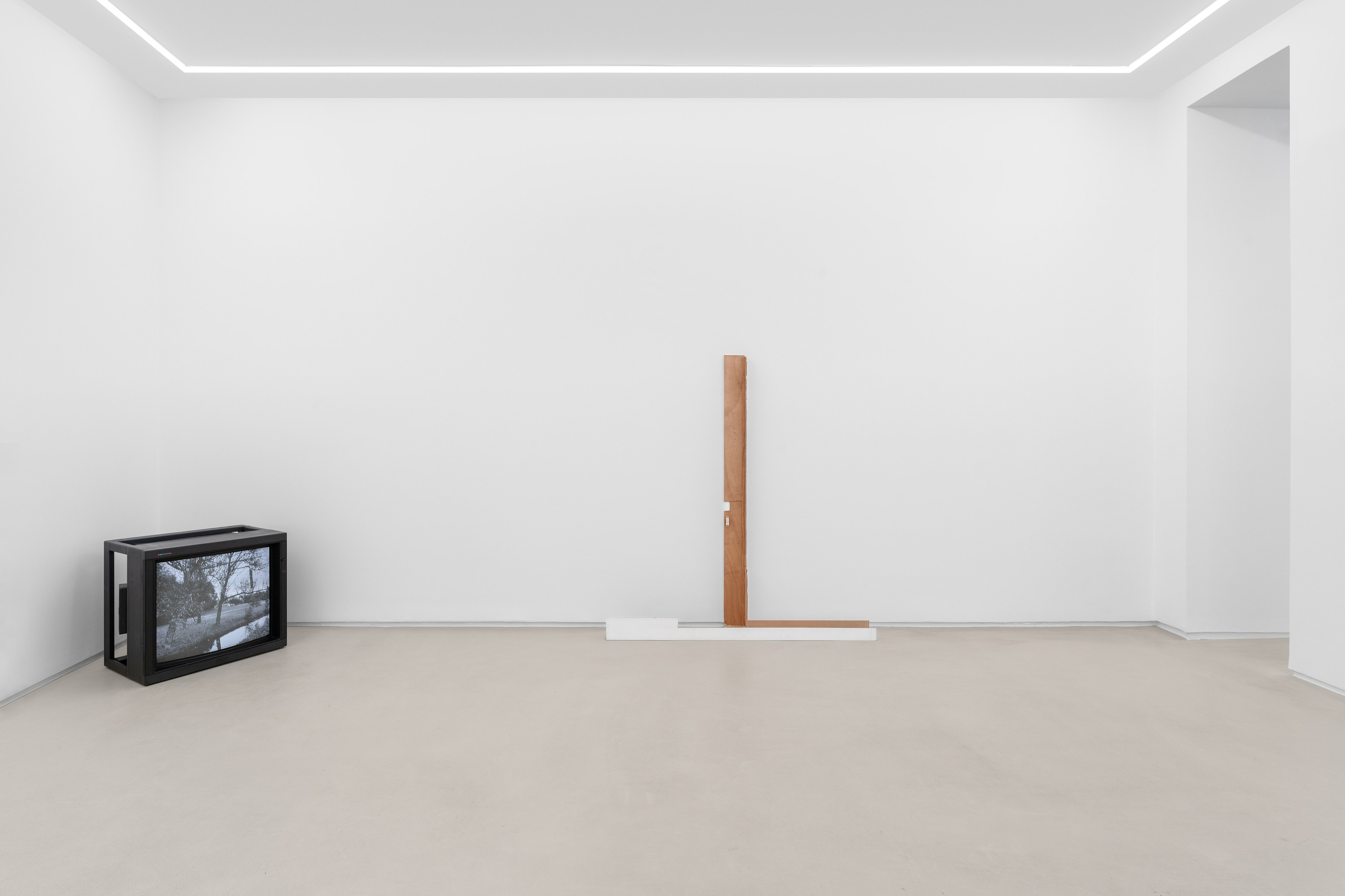 Bas Jan Ader, Hélène Janicot, Park McArthur, Where It Doesn’t Reach at Lo Brutto Stahl, photo 26
