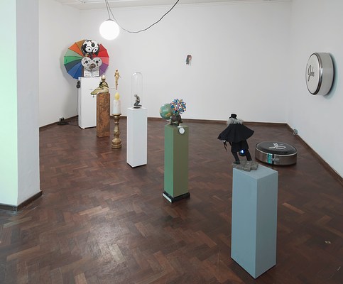 Image 1 of 32