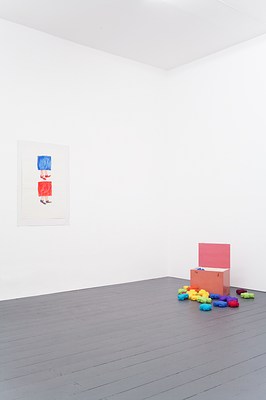 Image 4 of 32