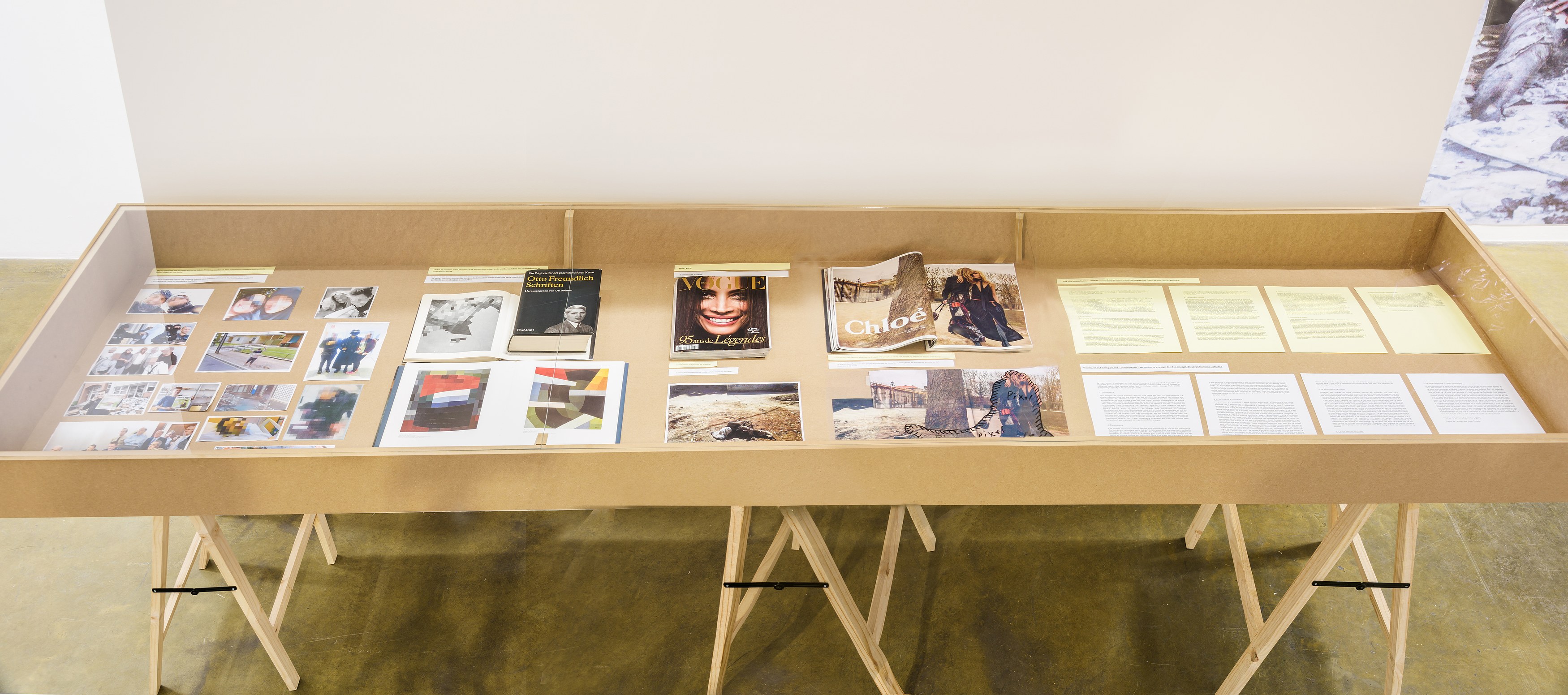 Thomas Hirschhorn, Pixel-Collage at Galerie Chantal Crousel, photo 5