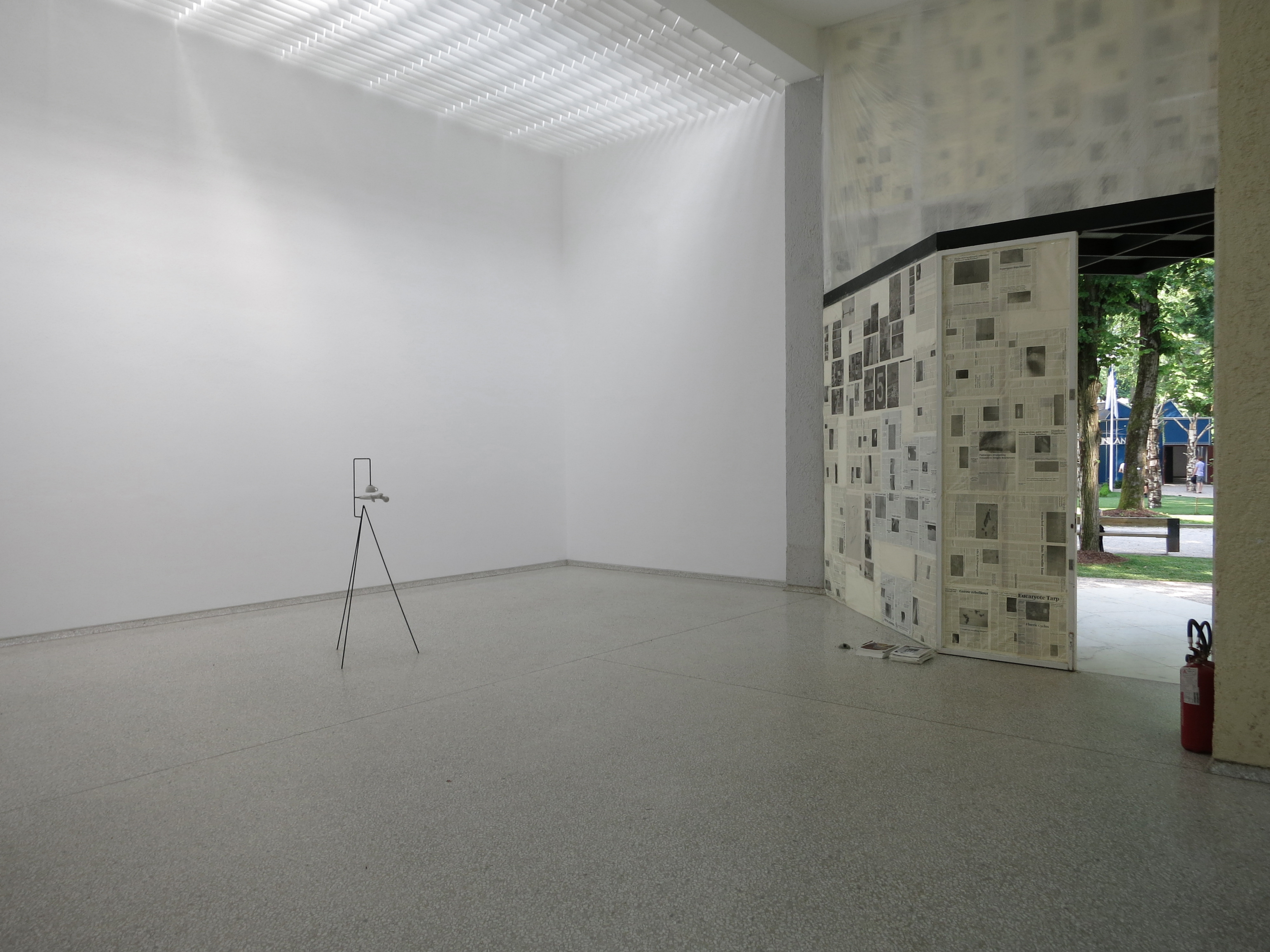 Mark Manders Dutch Pavilion マーク・マンダース 51x0xeYarnL._UF350,350_QL50_.jpg