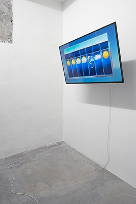Image 4 of 32
