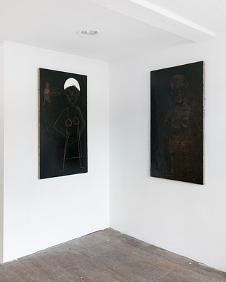 Image 10 of 40
