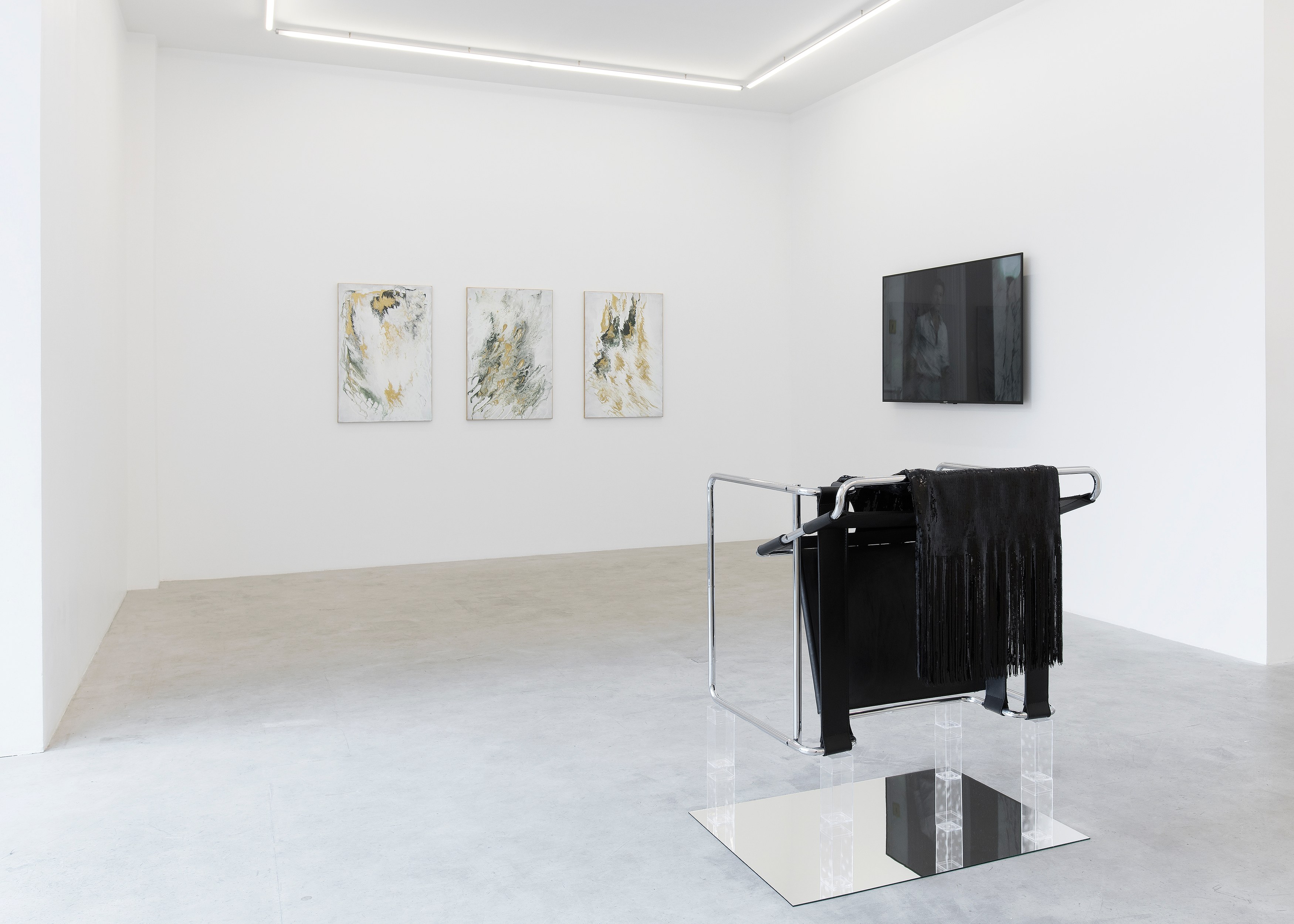 Kayode Ojo, Betrayal at Galerie Balice Hertling, photo 3