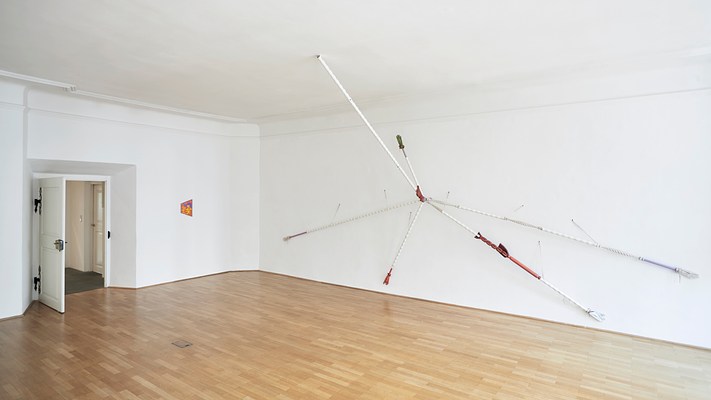 Image 4 of 27