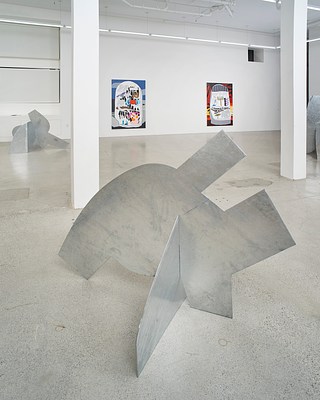 Image 4 of 32