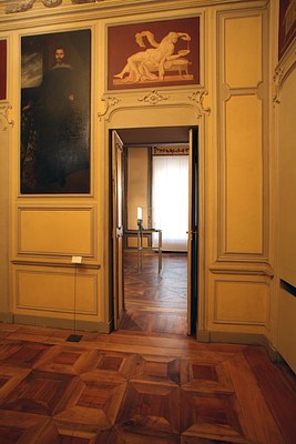 Image 1 of 7