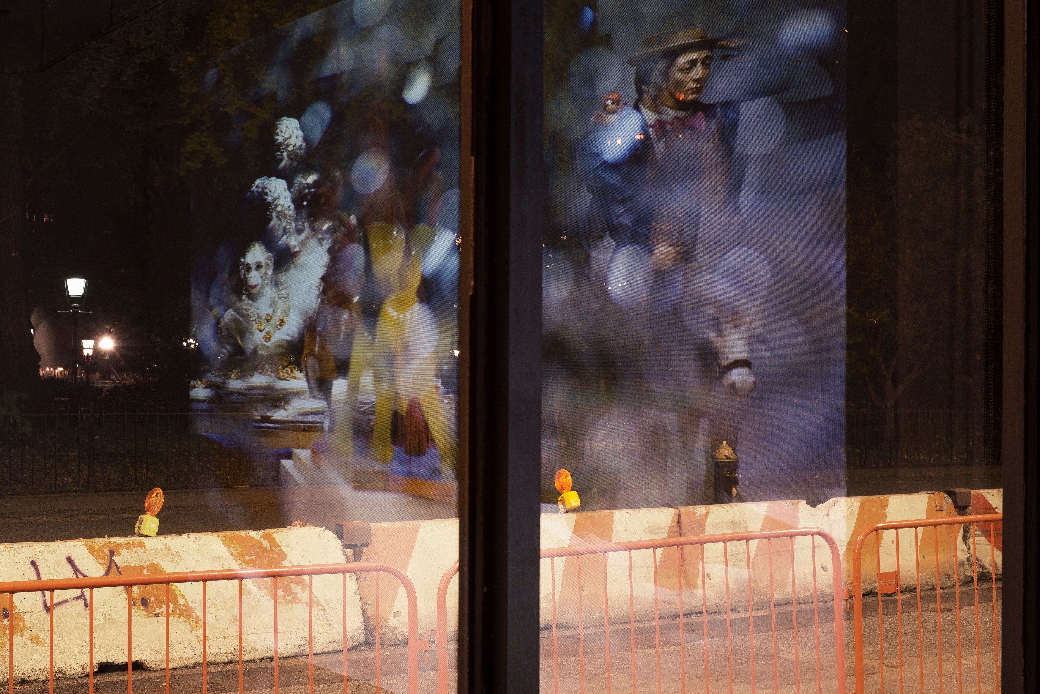 Louise Lawler, Edits and Projections at 80WSE, photo 3