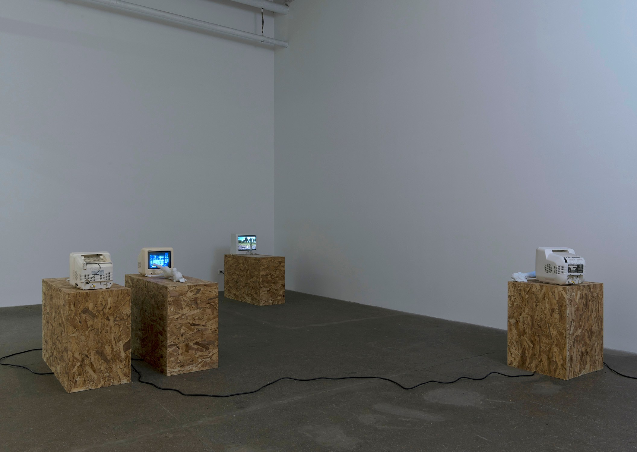 Sam Anderson, Michel Auder, Robert Bordo, Untitled at Bortolami, photo 5