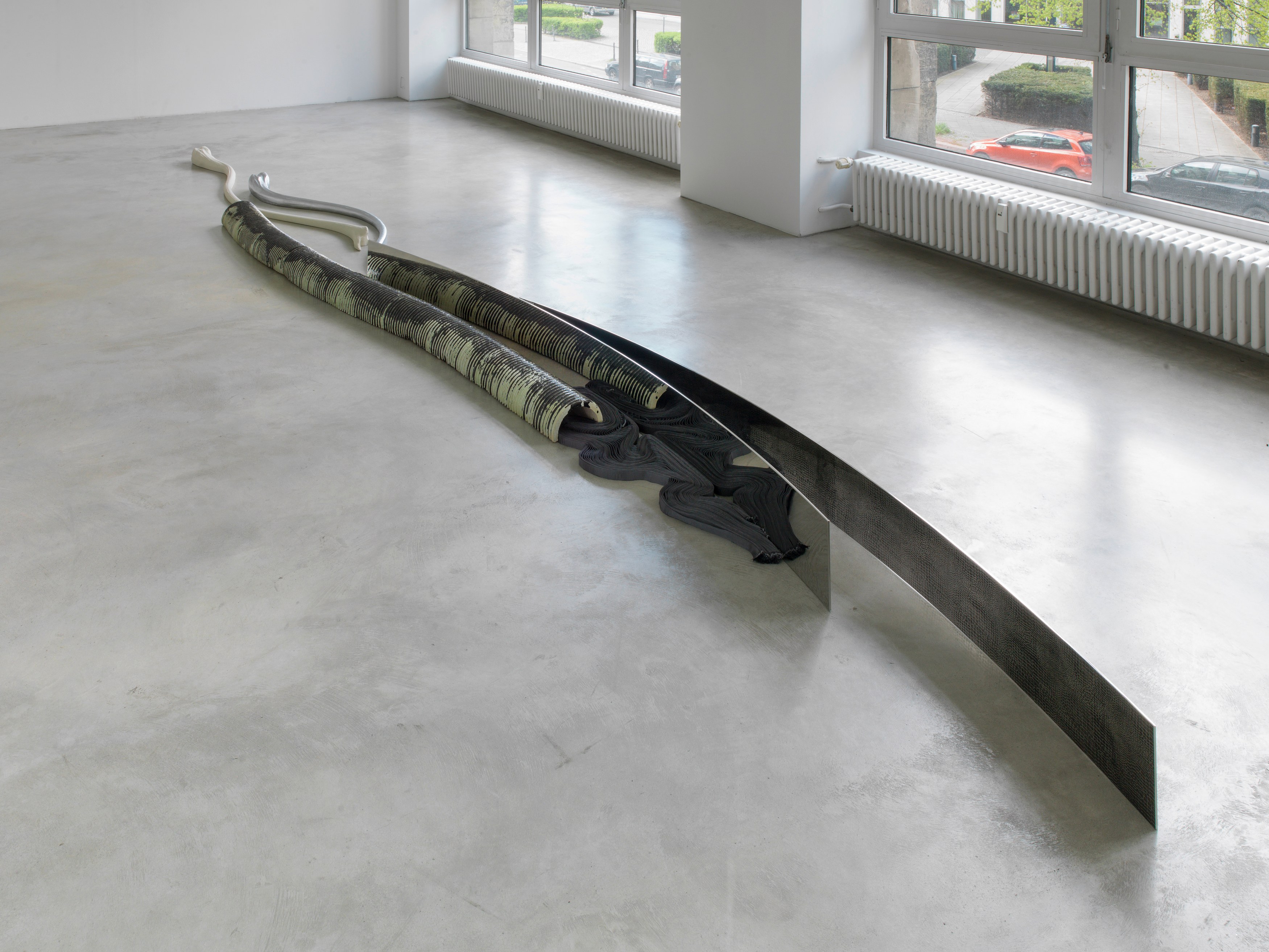Alice Channer, Early Man at Okey Dokey Konrad Fischer, photo 2