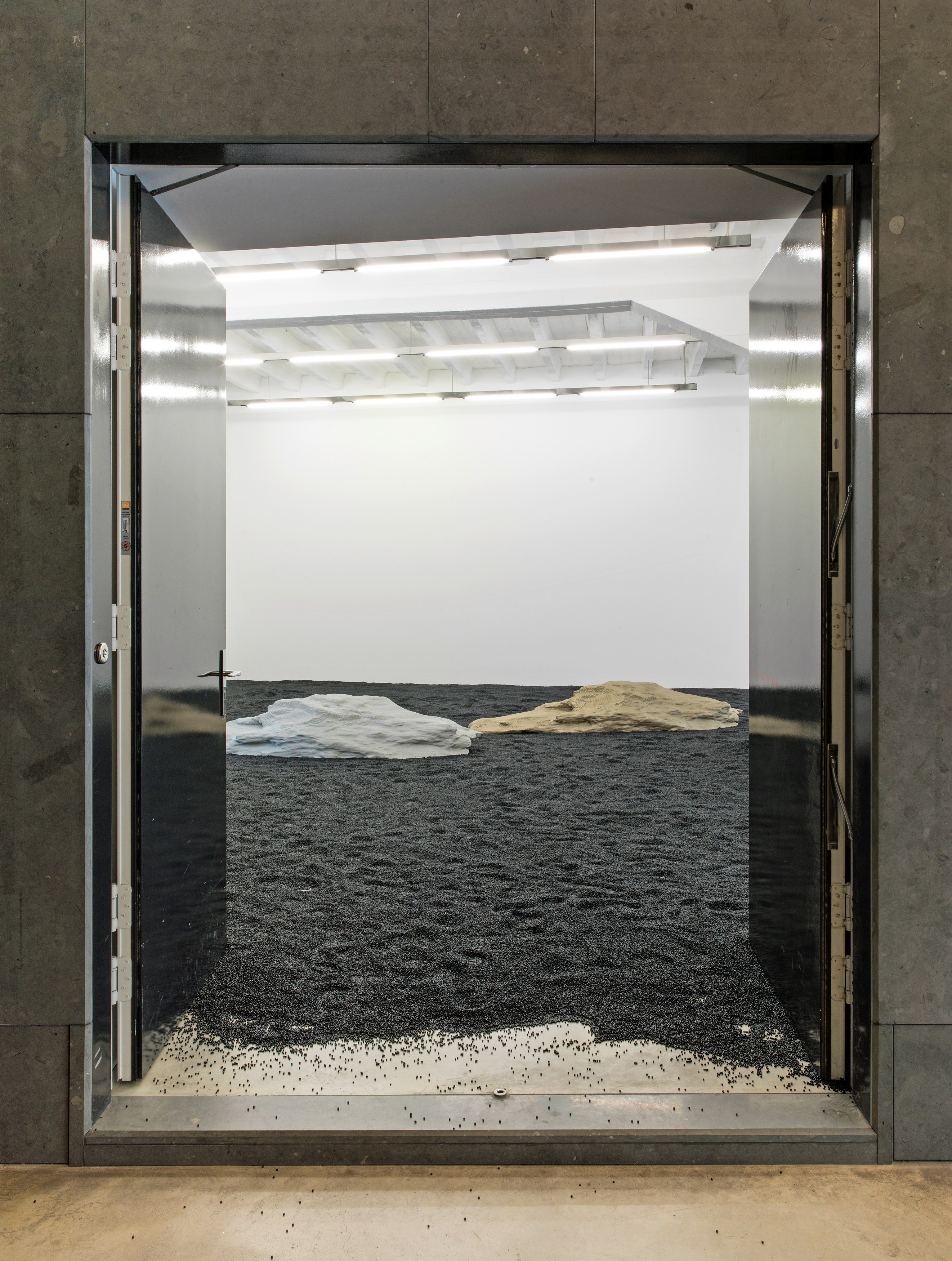 Alice Channer, Early Man at Okey Dokey Konrad Fischer, photo 12