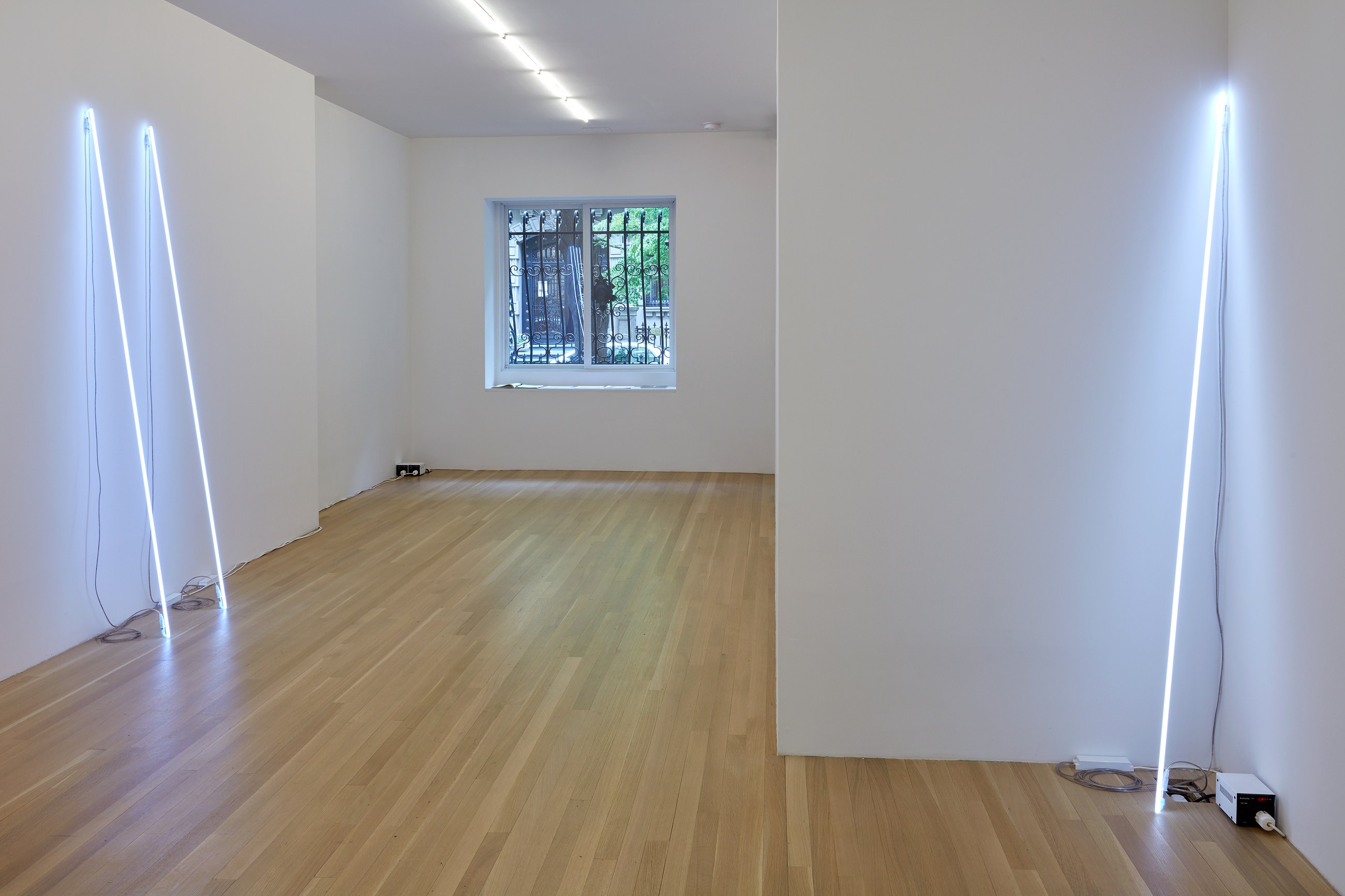 Cerith Wyn Evans, shade/frequency… at Galerie Buchholz, Berlin, photo 4