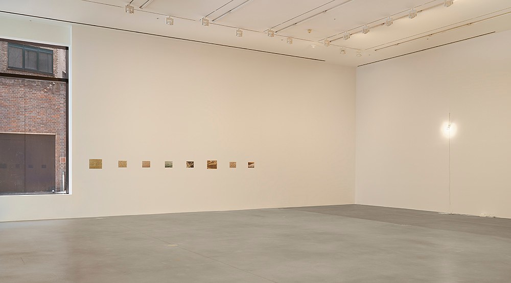 Felix Gonzalez-Torres, Untitled at Hauser & Wirth, photo 3
