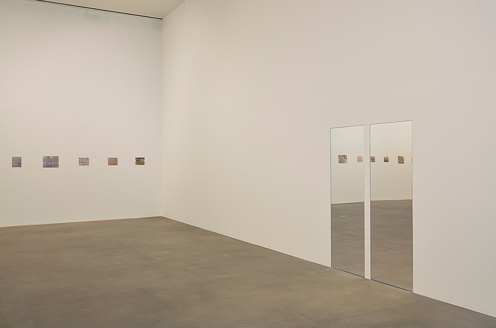 Felix Gonzalez-Torres, Untitled at Hauser & Wirth, photo 4