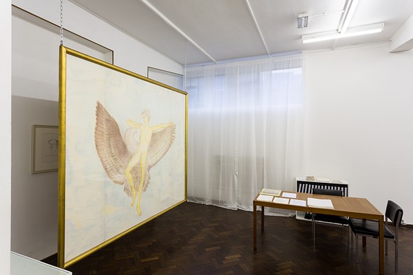 Image 4 of 18