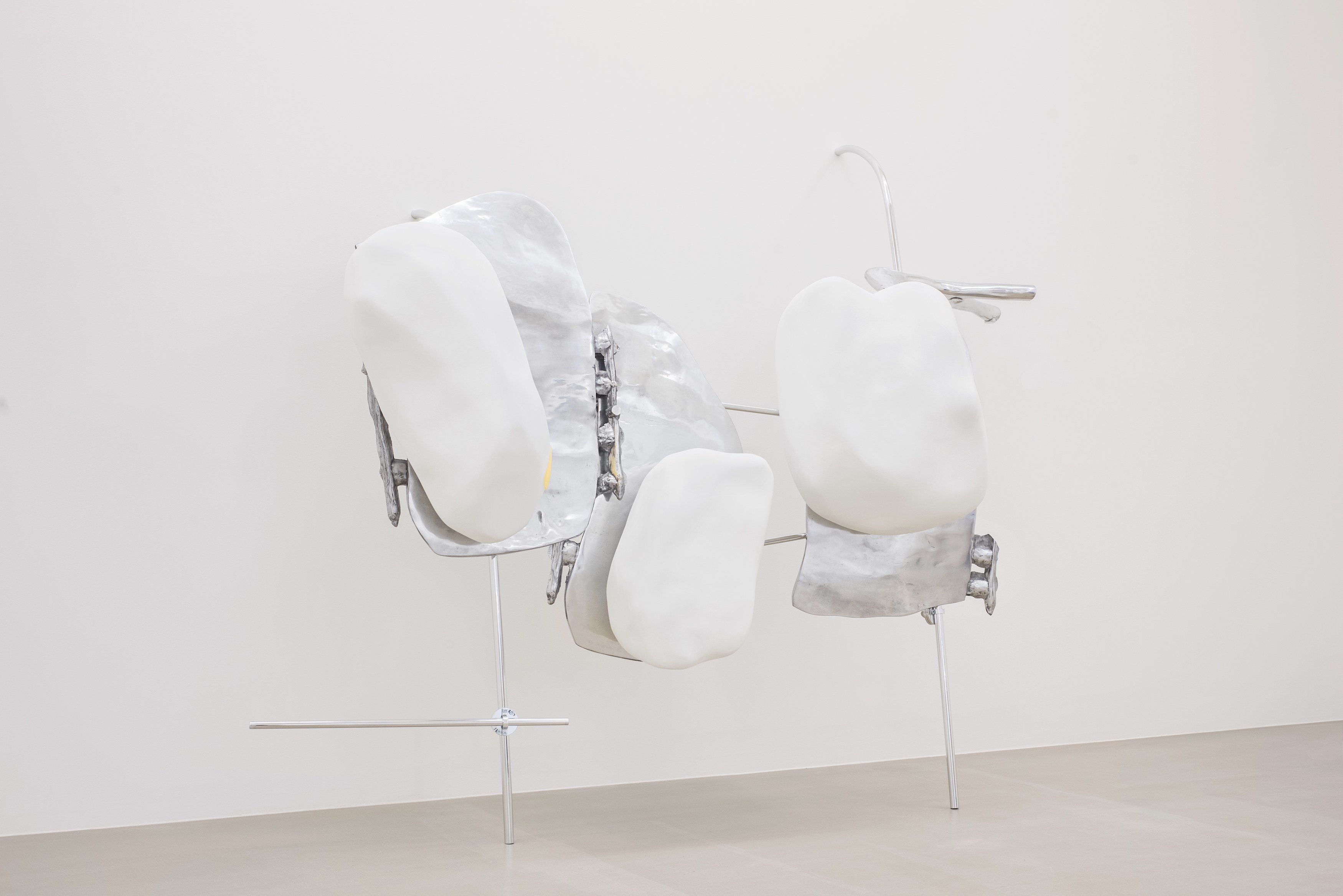 Nairy Baghramian, Scruff of the Neck at Marian Goodman Gallery, photo 2