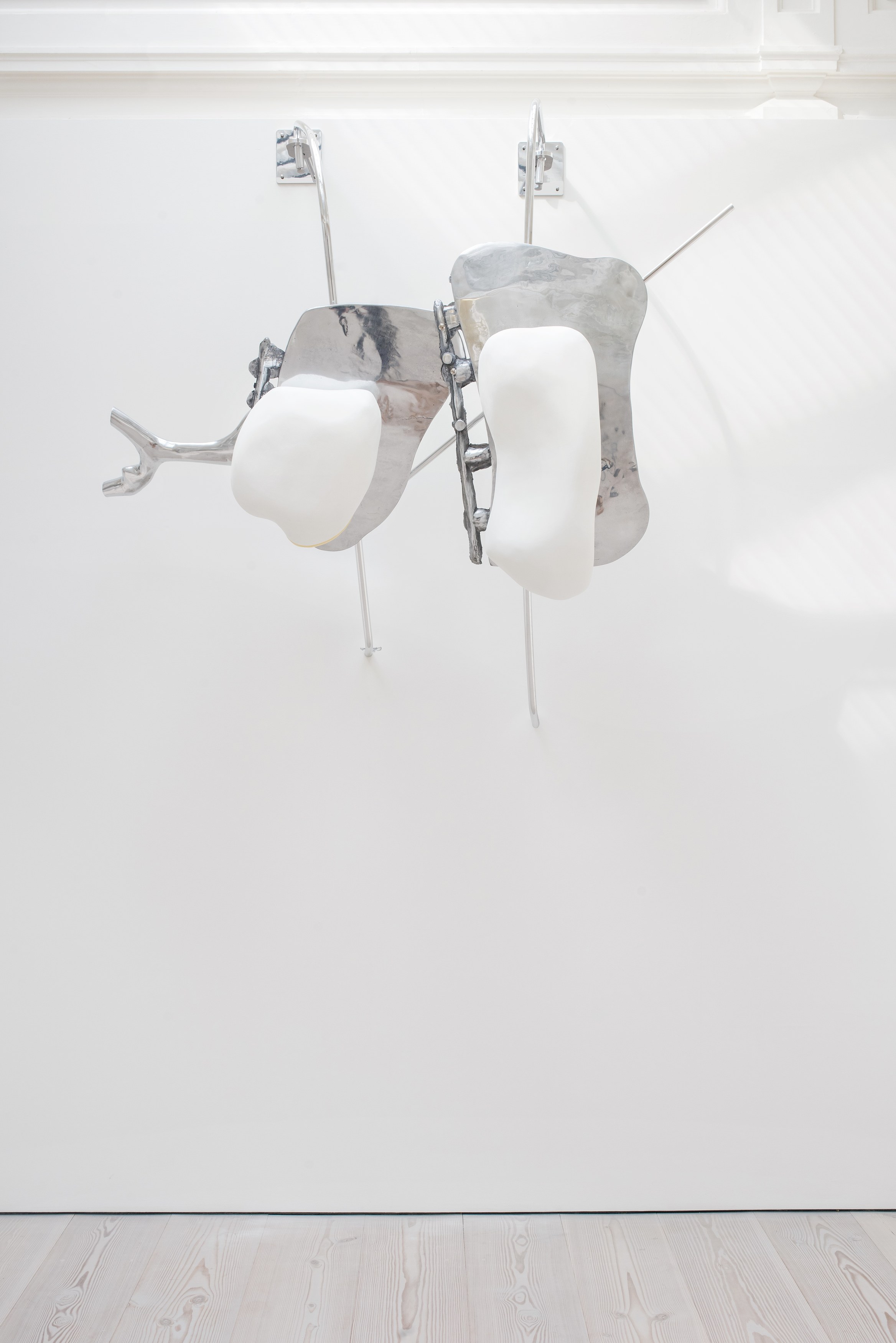 Nairy Baghramian, Scruff of the Neck at Marian Goodman Gallery, photo 4