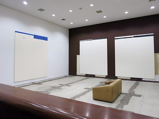Image 1 of 32