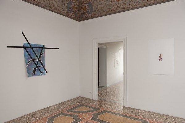 Image 4 of 39