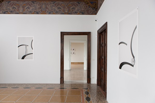 Image 10 of 39