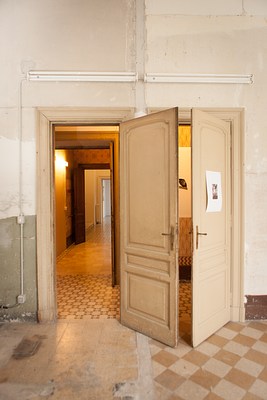 Image 14 of 39