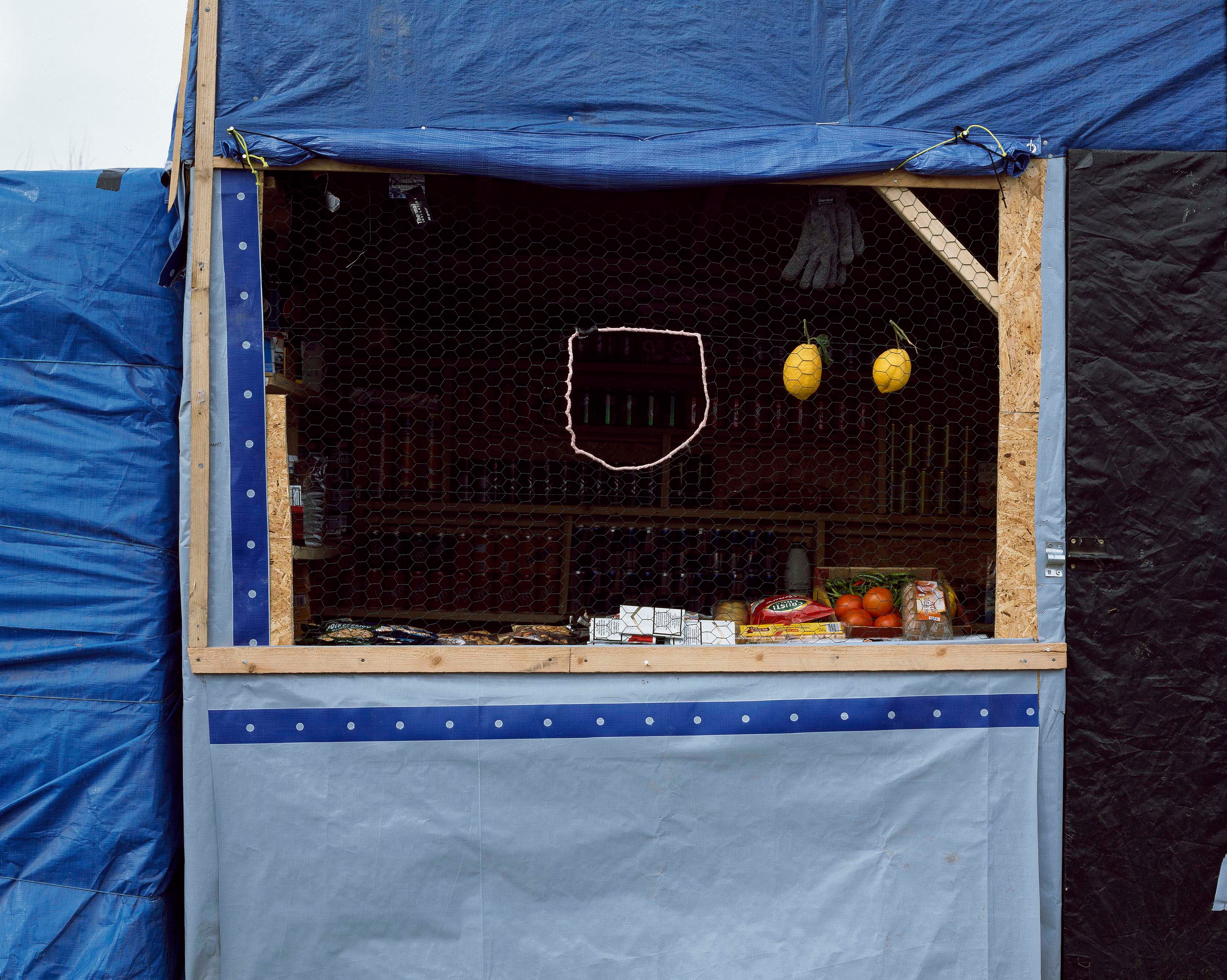 Bruno Serralongue, Chemins cherchés, chemins perdus, transgressions at Air de Paris, photo 19