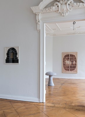 Image 4 of 25