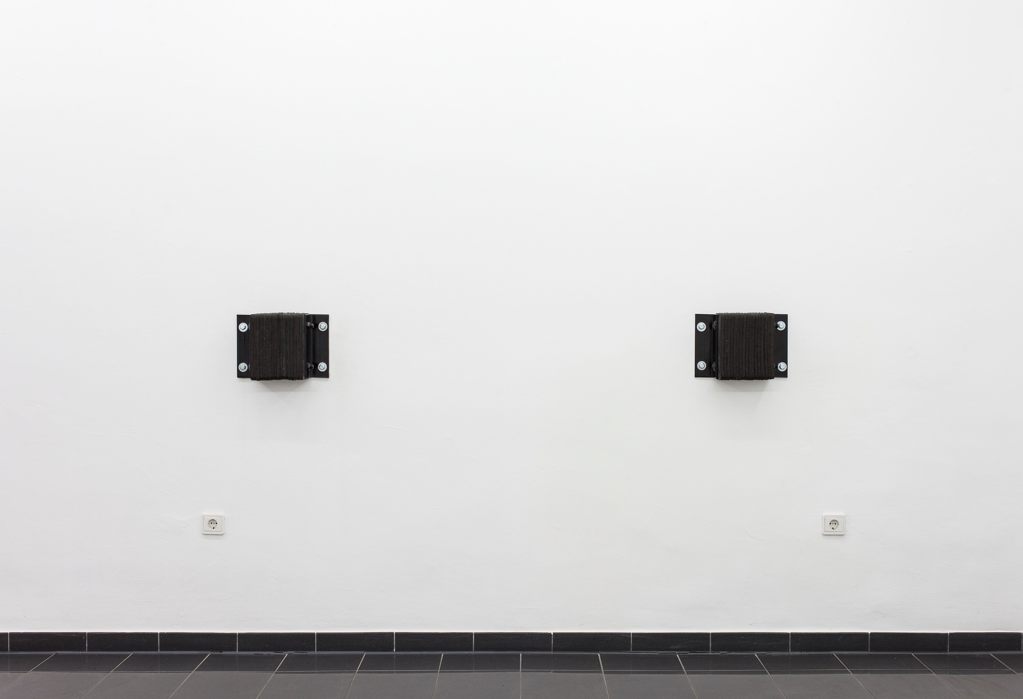 Park McArthur, Passive Vibration Isolation at Lars Friedrich, photo 10
