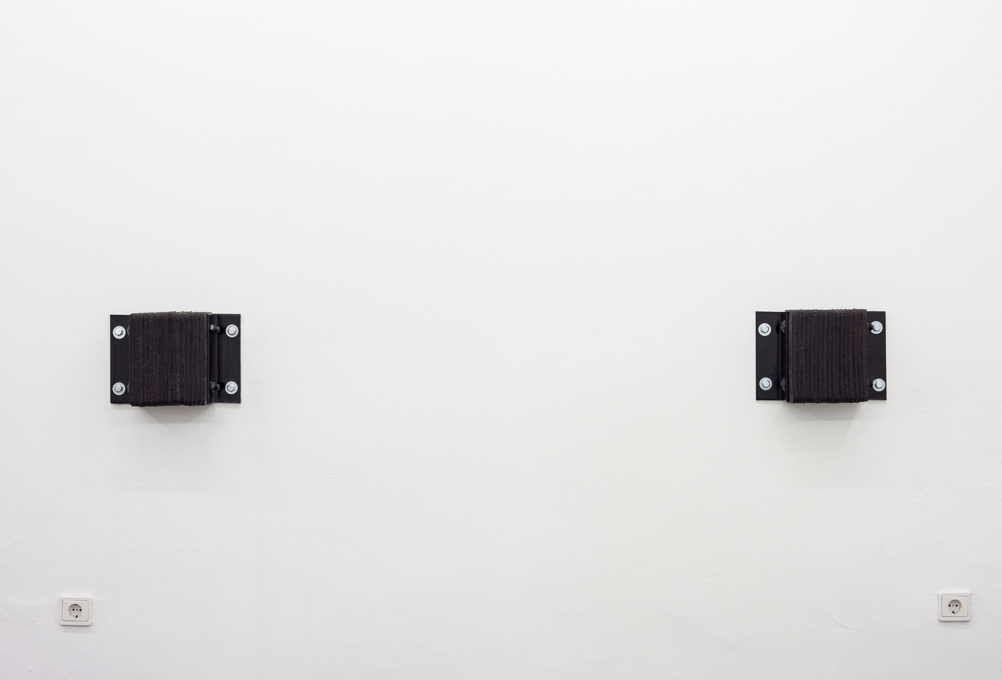 Park McArthur, Passive Vibration Isolation at Lars Friedrich, photo 11