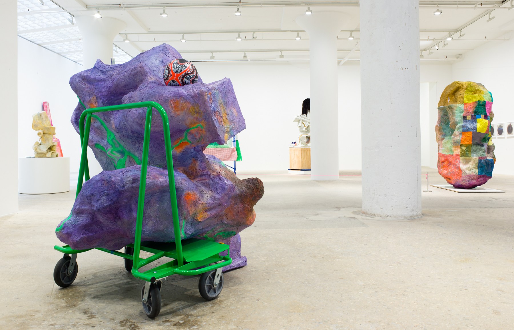 Rachel Harrison, Prasine at Greene Naftali, photo 3