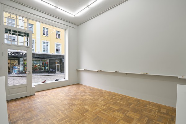 Image 2 of 24