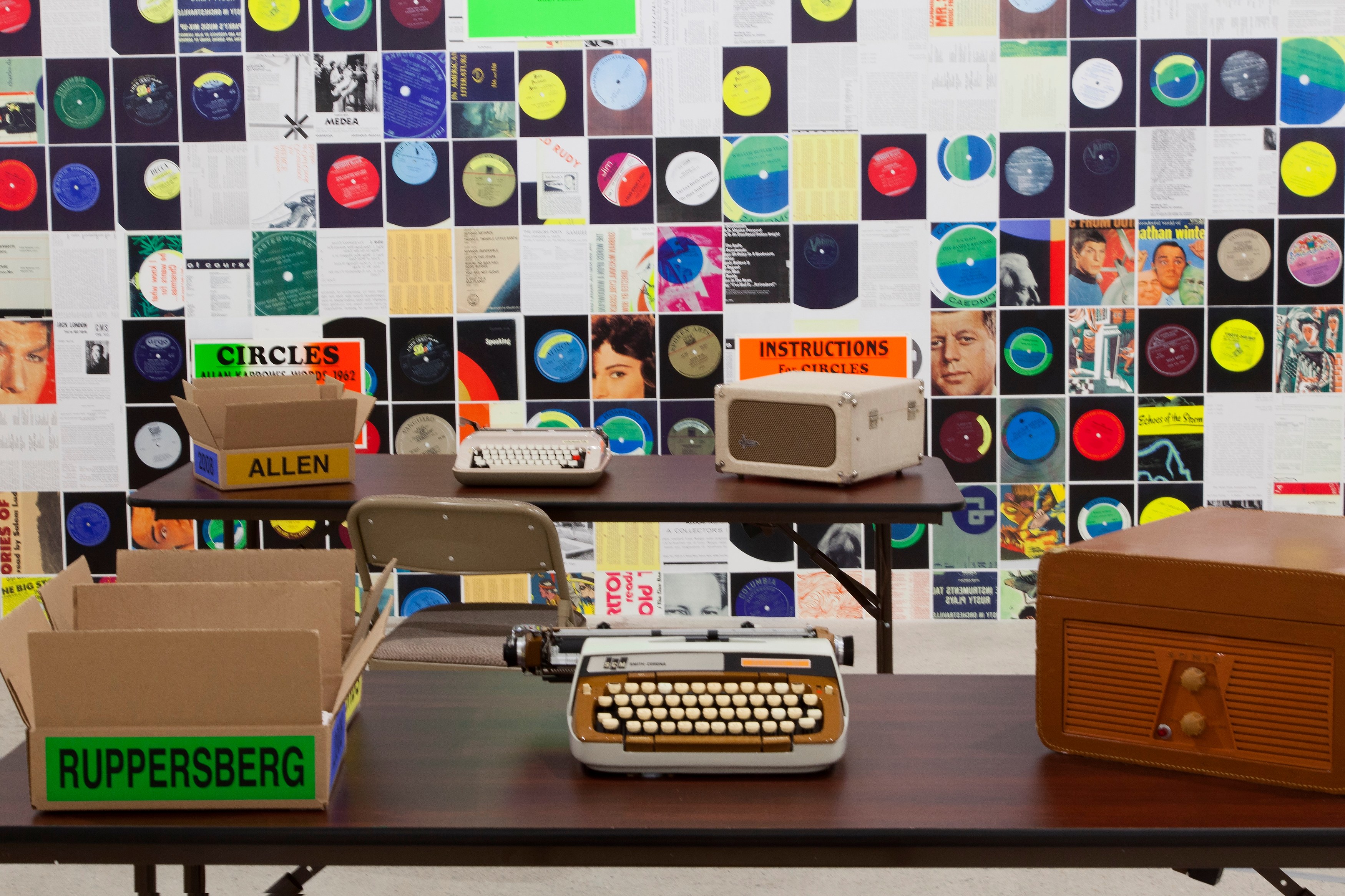 Allen Ruppersberg, Allen Ruppersberg at Greene Naftali, photo 6