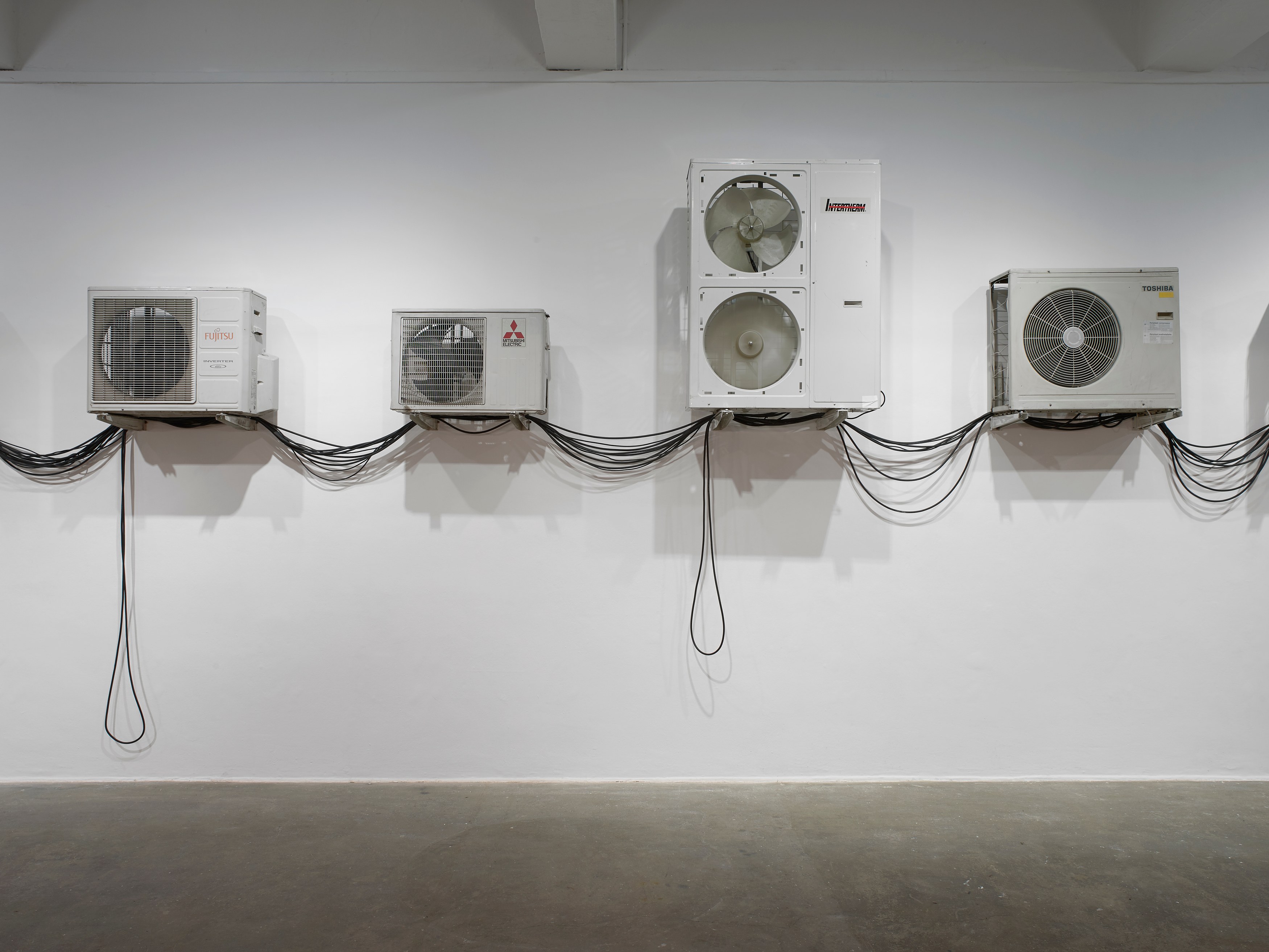 Ima-Abasi Okon, Infinite Slippage: nonRepugnant Insolvencies T!-a!-r!-r!-y!-i!-n!-g! as Hand Claps of M’s Hard’Loved’Flesh [I’M irreducibly-undone because] —Quantum Leanage-Complex-Dub at Chisenhale Gallery, photo 5