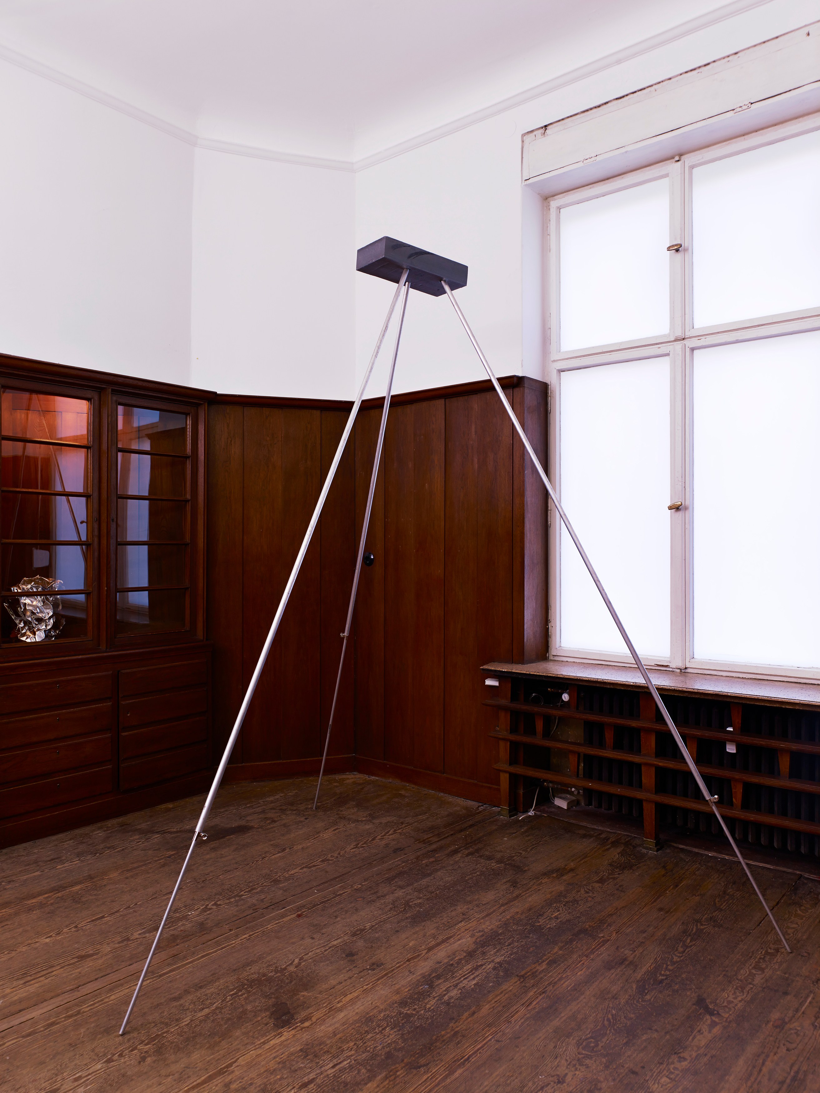 Nora Schultz, The tripods' escape at Isabella Bortolozzi, photo 3