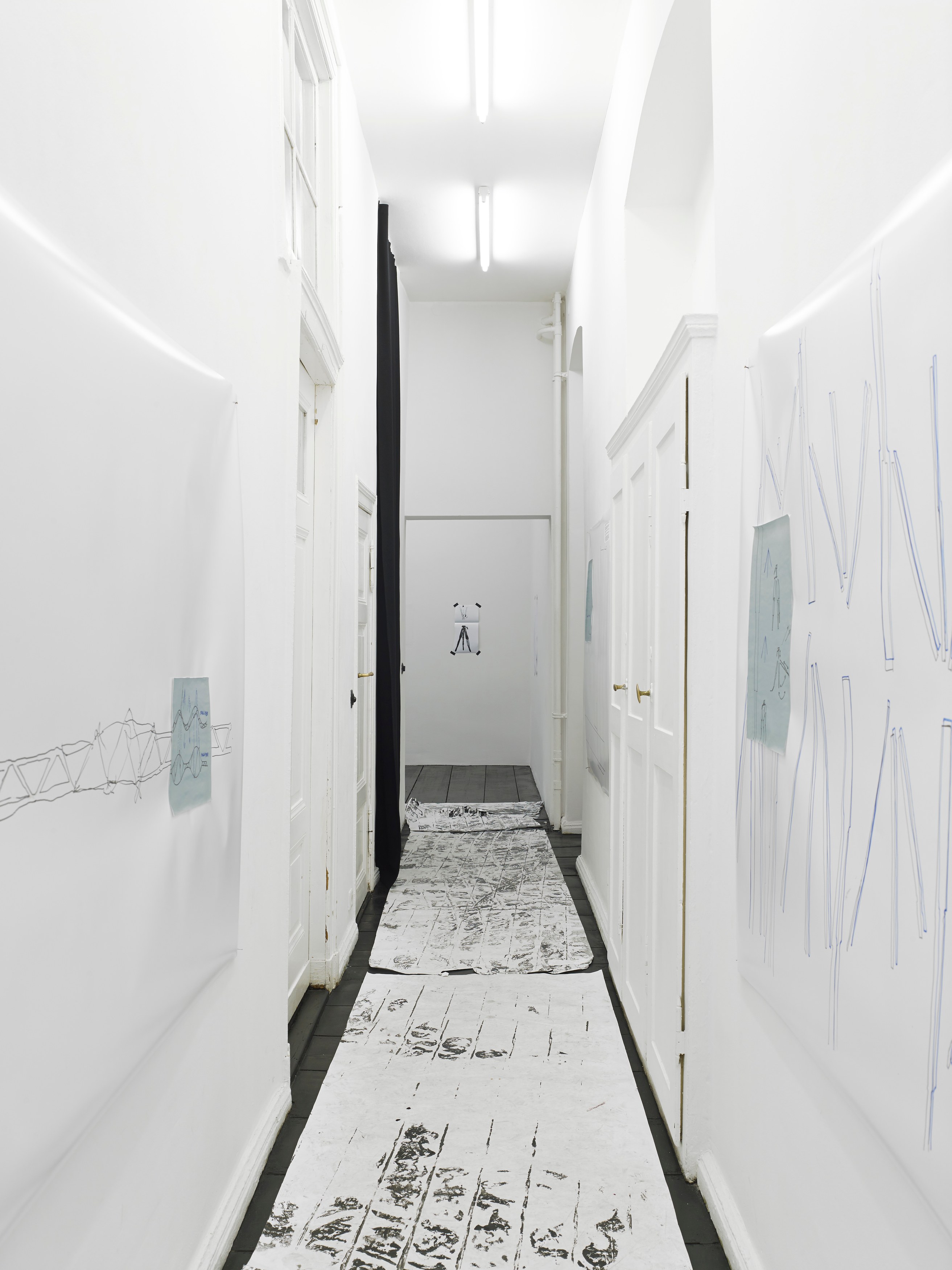 Nora Schultz, The tripods' escape at Isabella Bortolozzi, photo 30