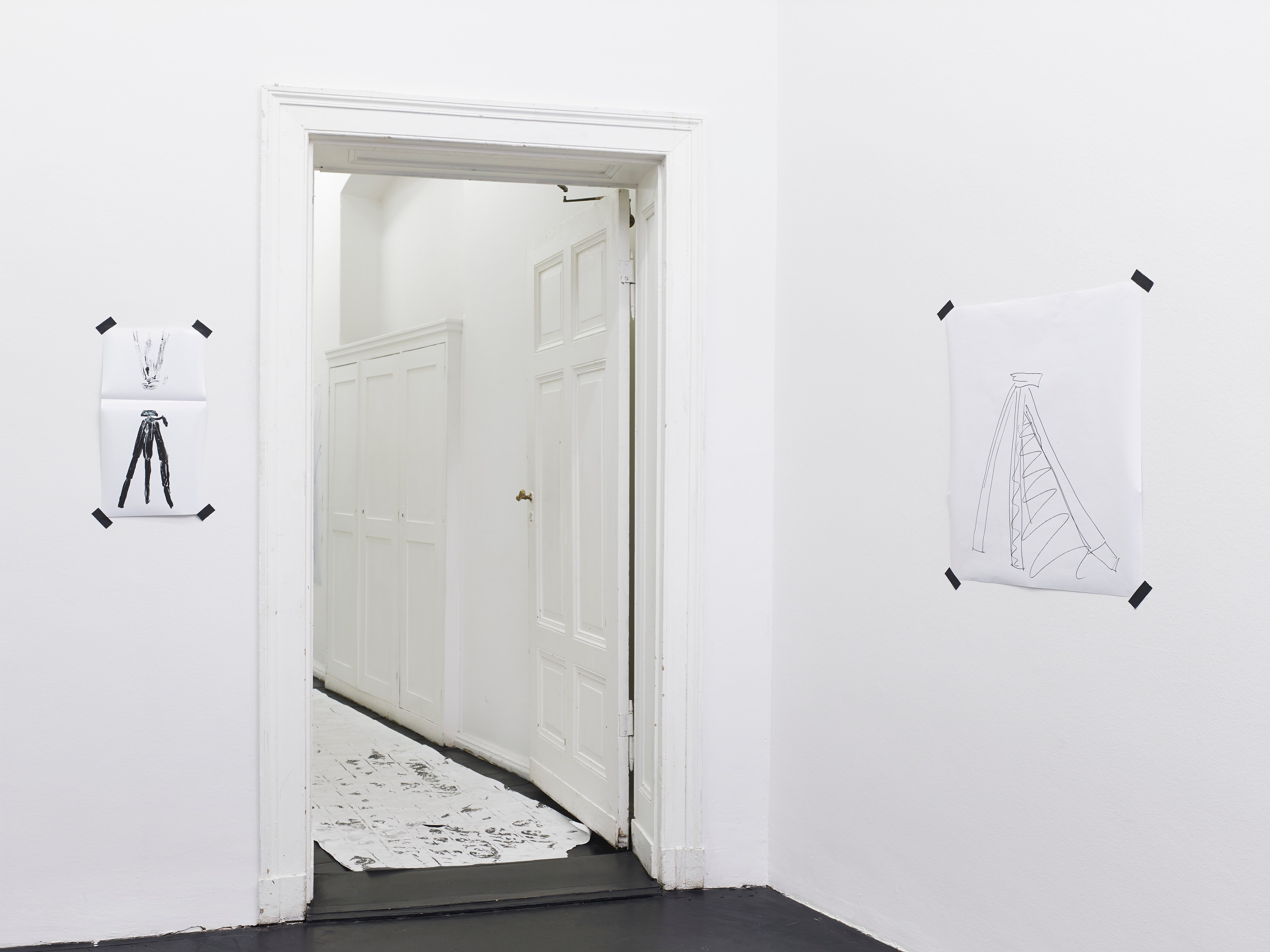 Nora Schultz, The tripods' escape at Isabella Bortolozzi, photo 33