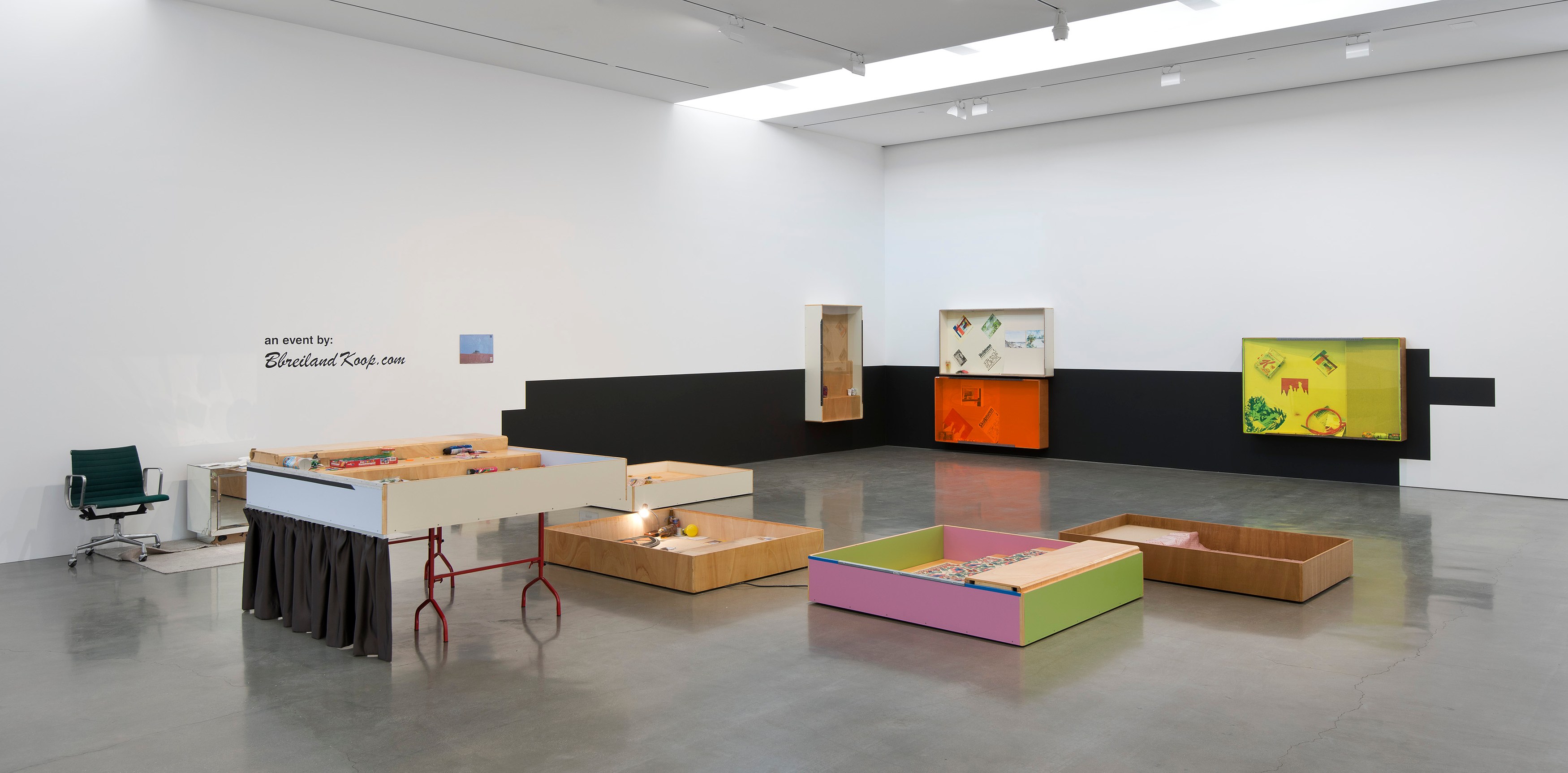 Manfred Pernice, Bbreiland at Regen Projects, photo 2