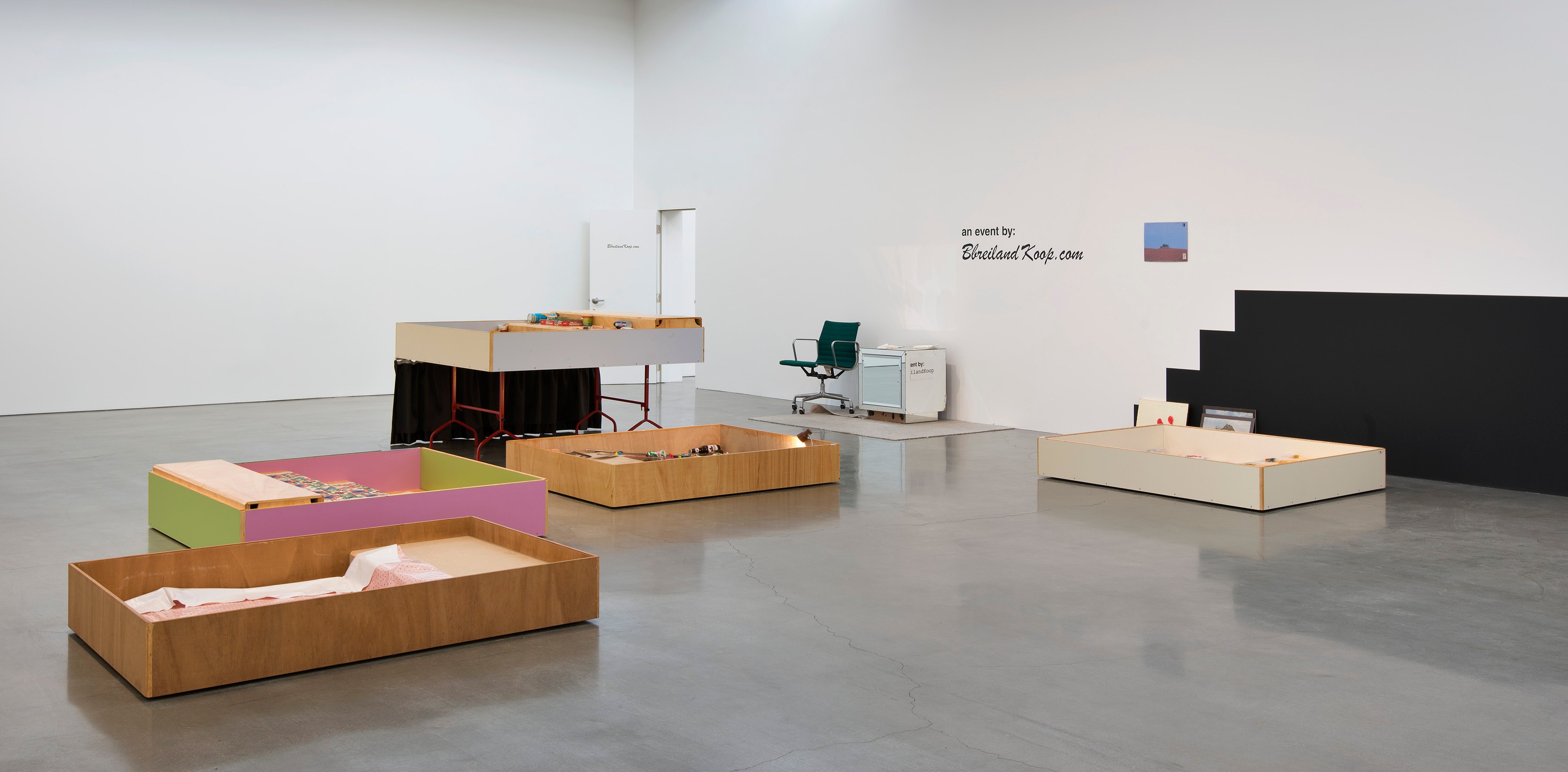 Manfred Pernice, Bbreiland at Regen Projects, photo 4