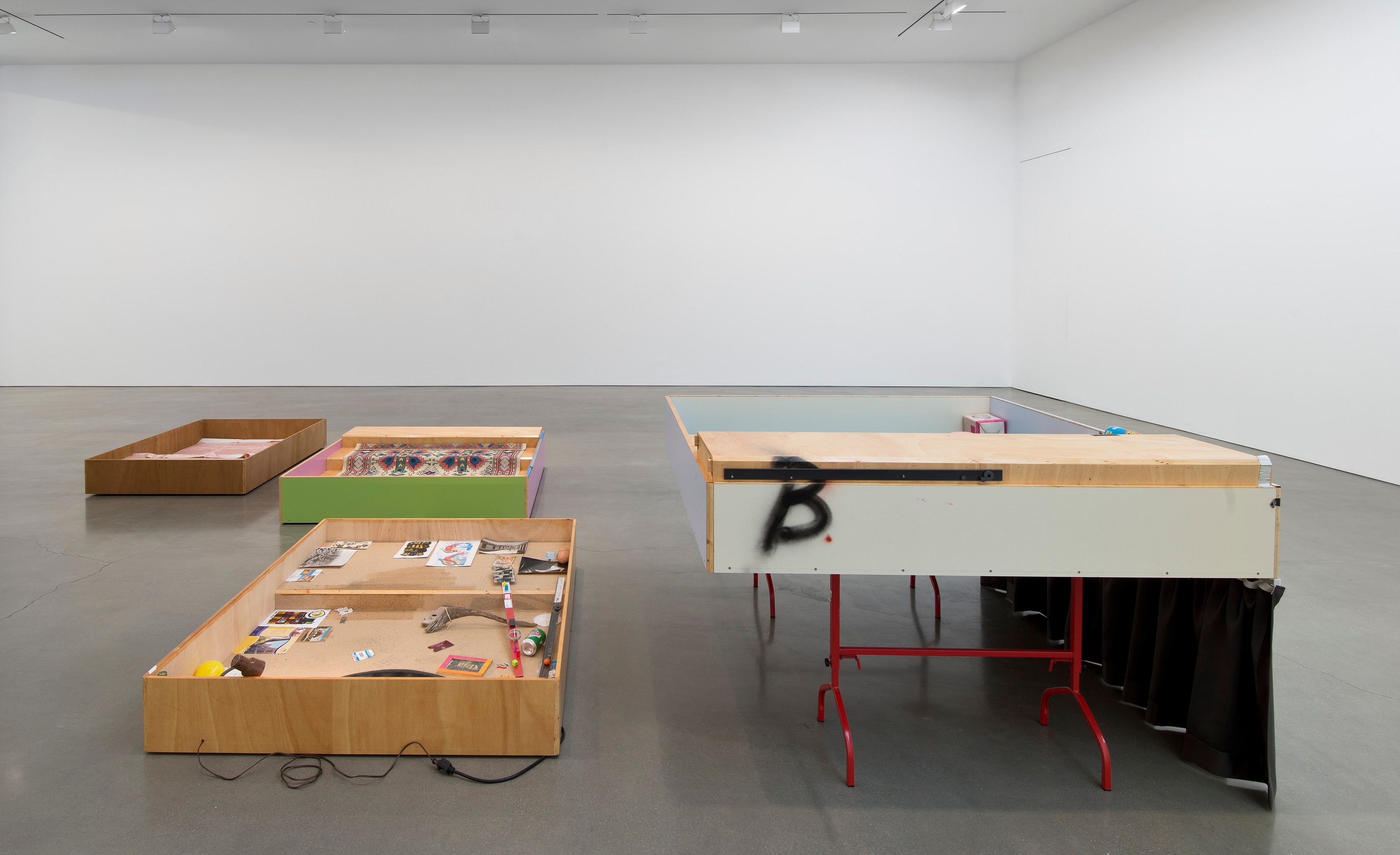 Manfred Pernice, Bbreiland at Regen Projects, photo 11