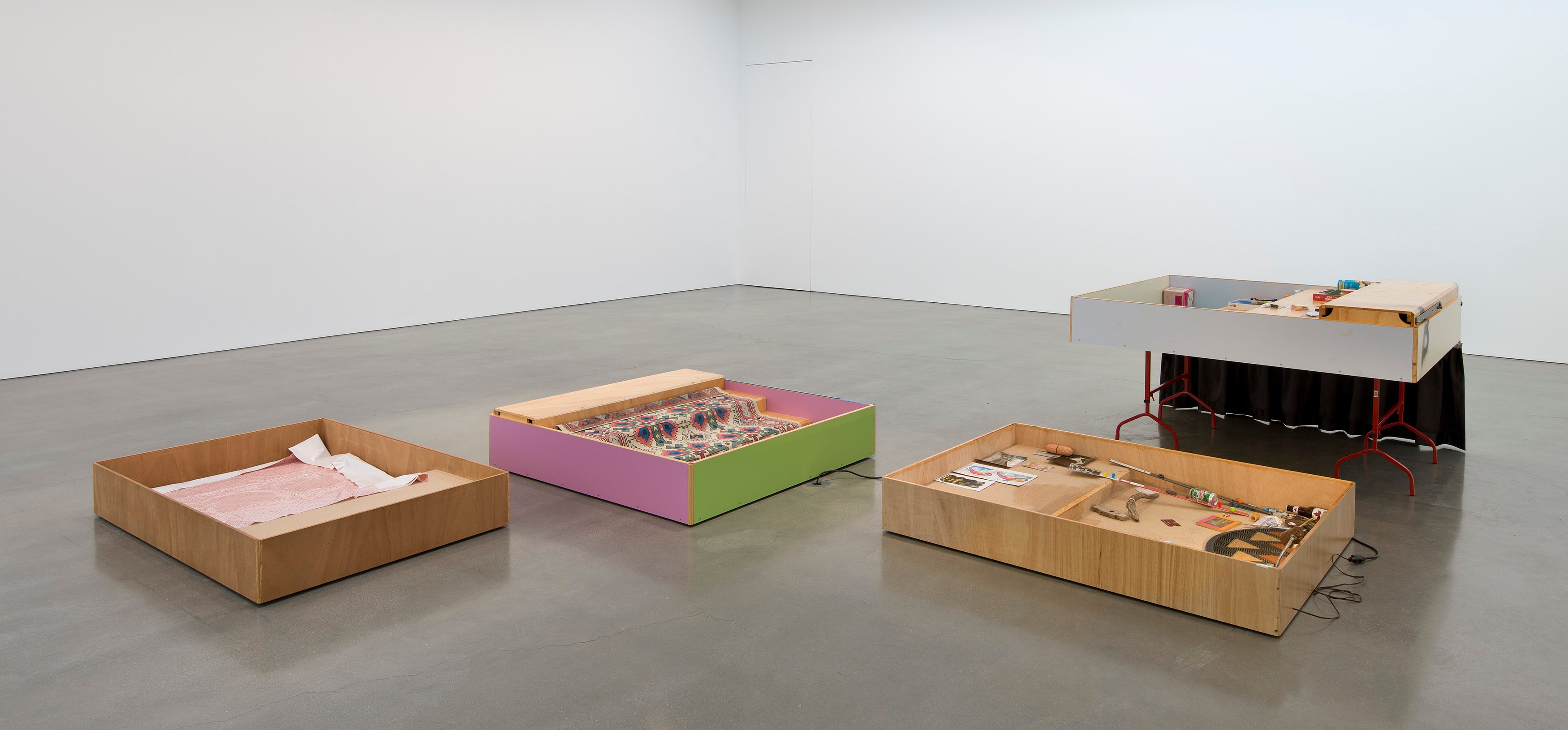 Manfred Pernice, Bbreiland at Regen Projects, photo 13