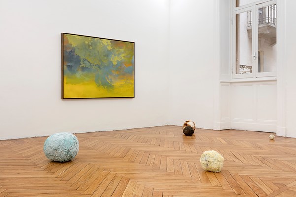 Image 4 of 32