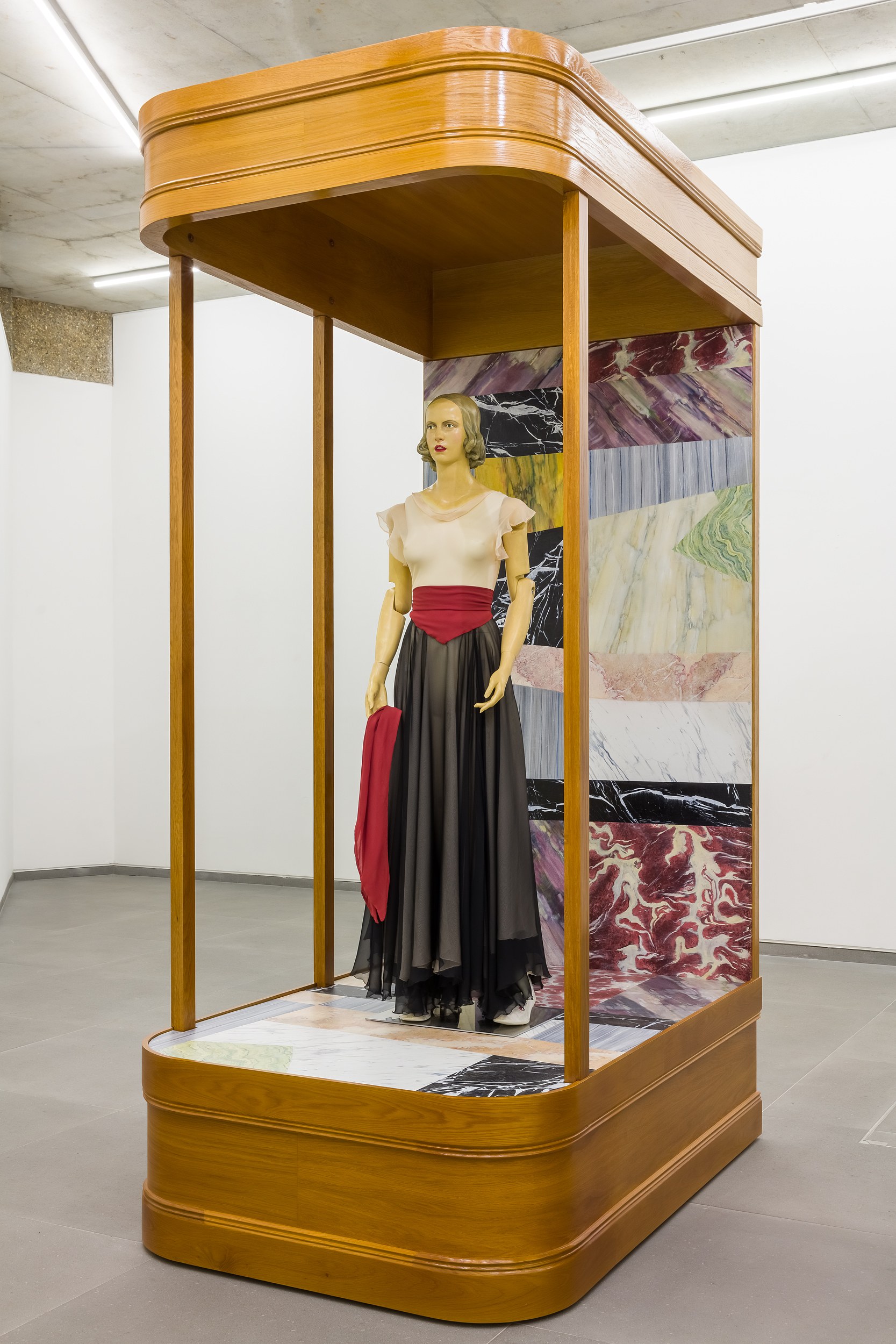 Lucy McKenzie, Giving Up The Shadows On My Face at Cabinet, photo 18