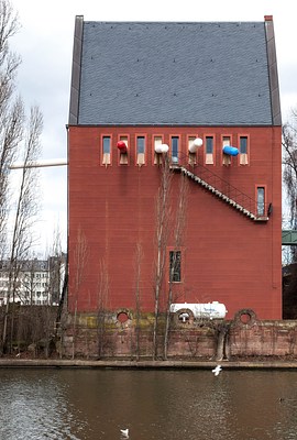 Image 2 of 33