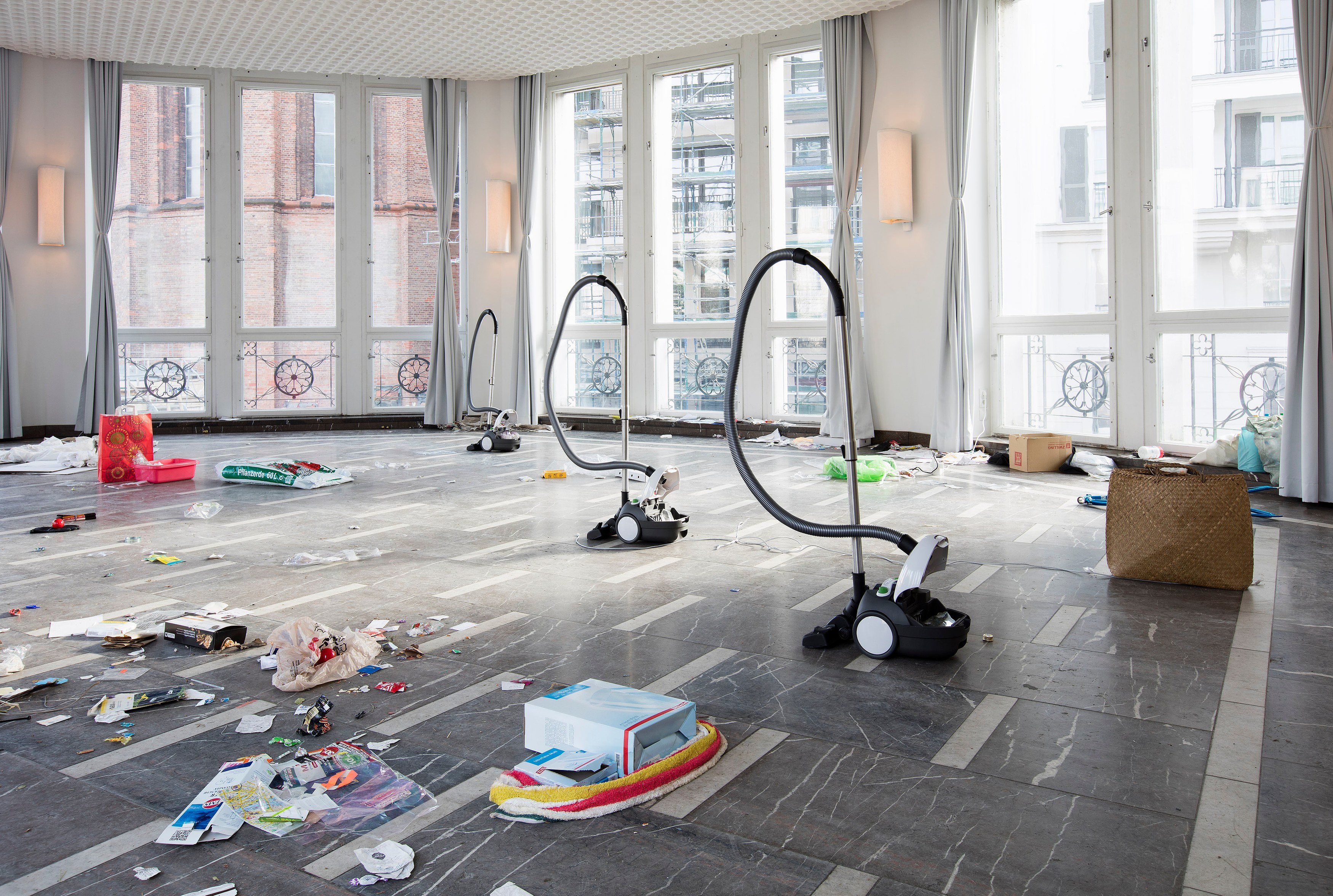 Jason Dodge, Paul Thek, Untitled at Schinkel Pavillon, photo 4