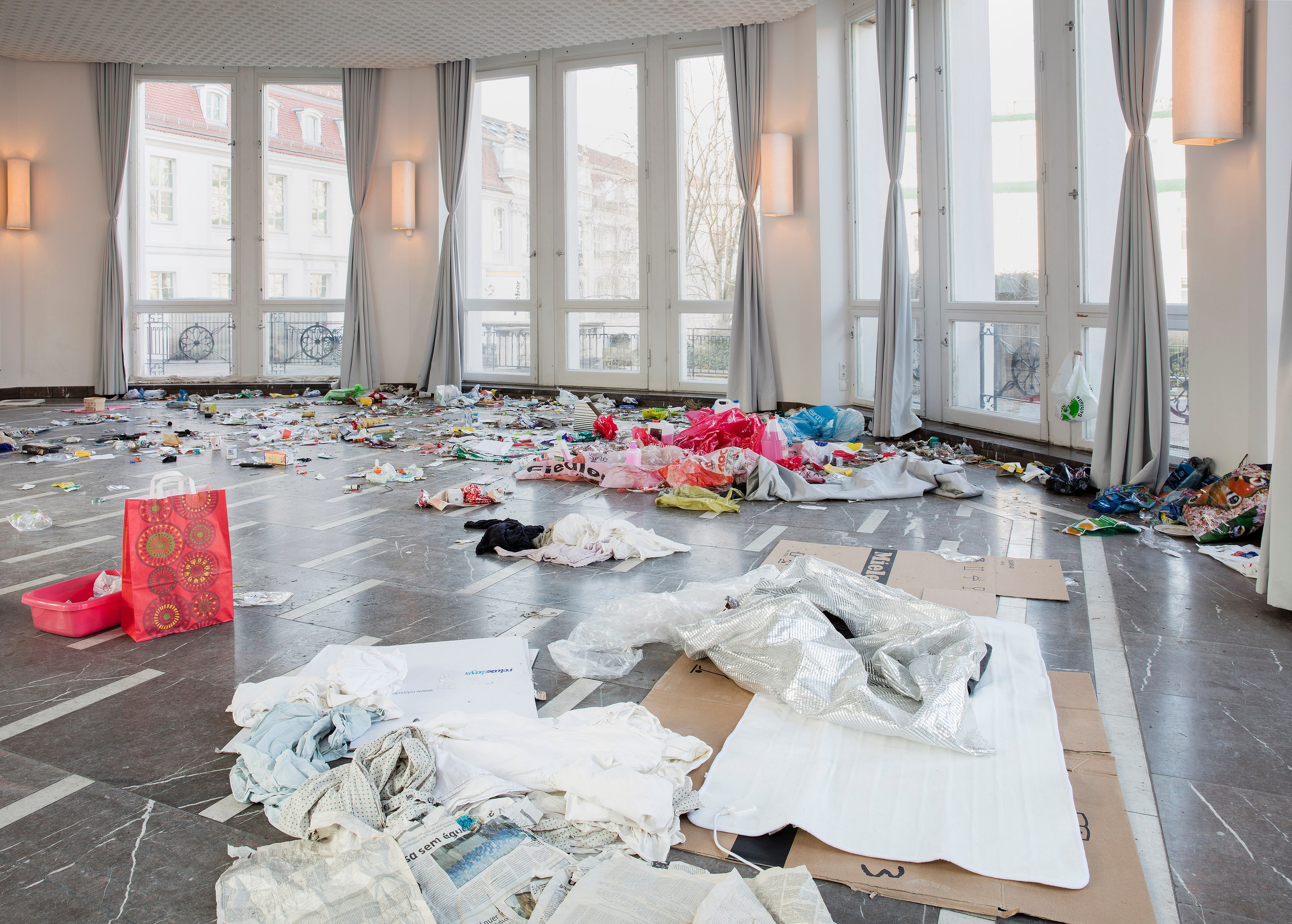 Jason Dodge, Paul Thek, Untitled at Schinkel Pavillon, photo 6