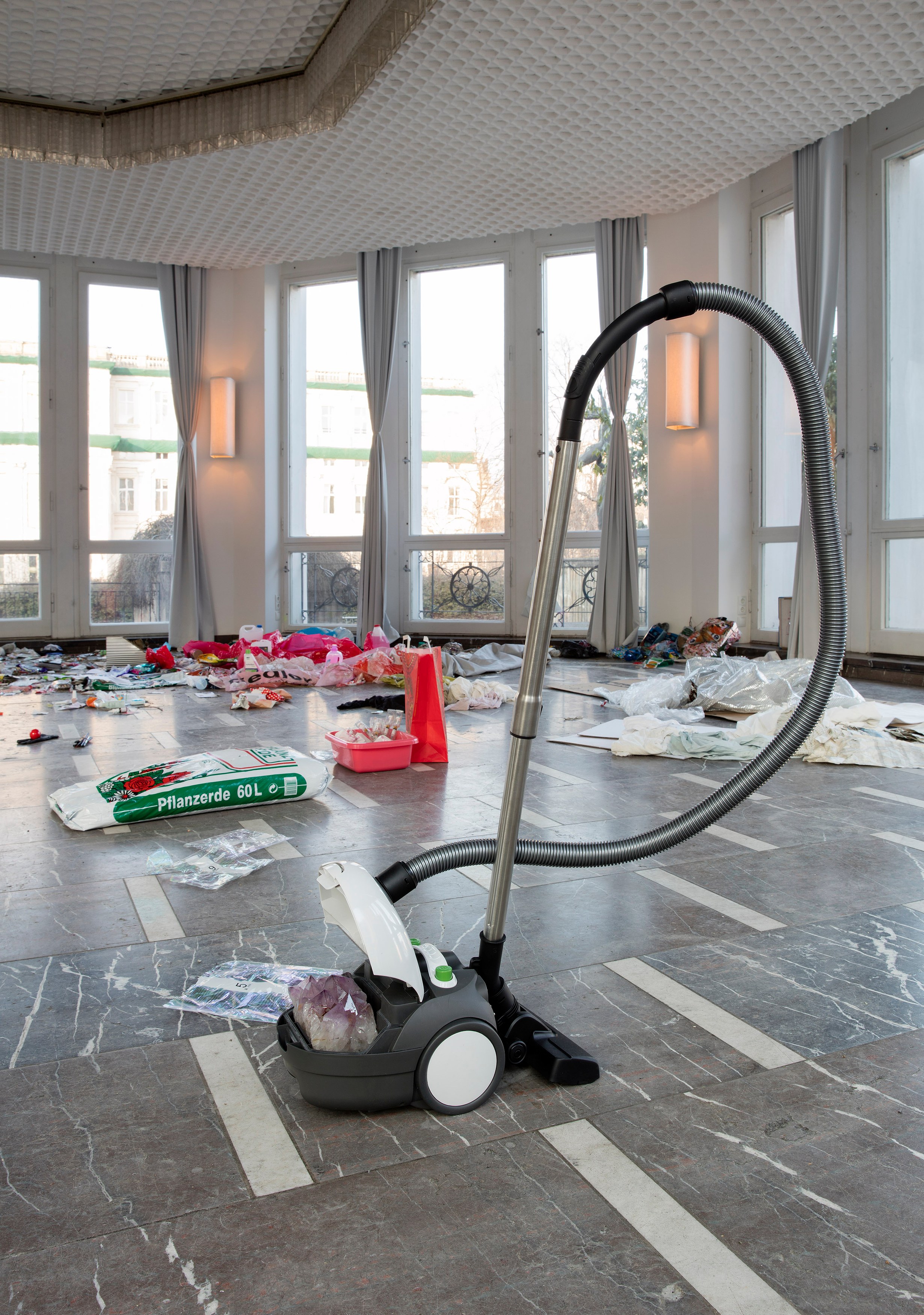 Jason Dodge, Paul Thek, Untitled at Schinkel Pavillon, photo 9