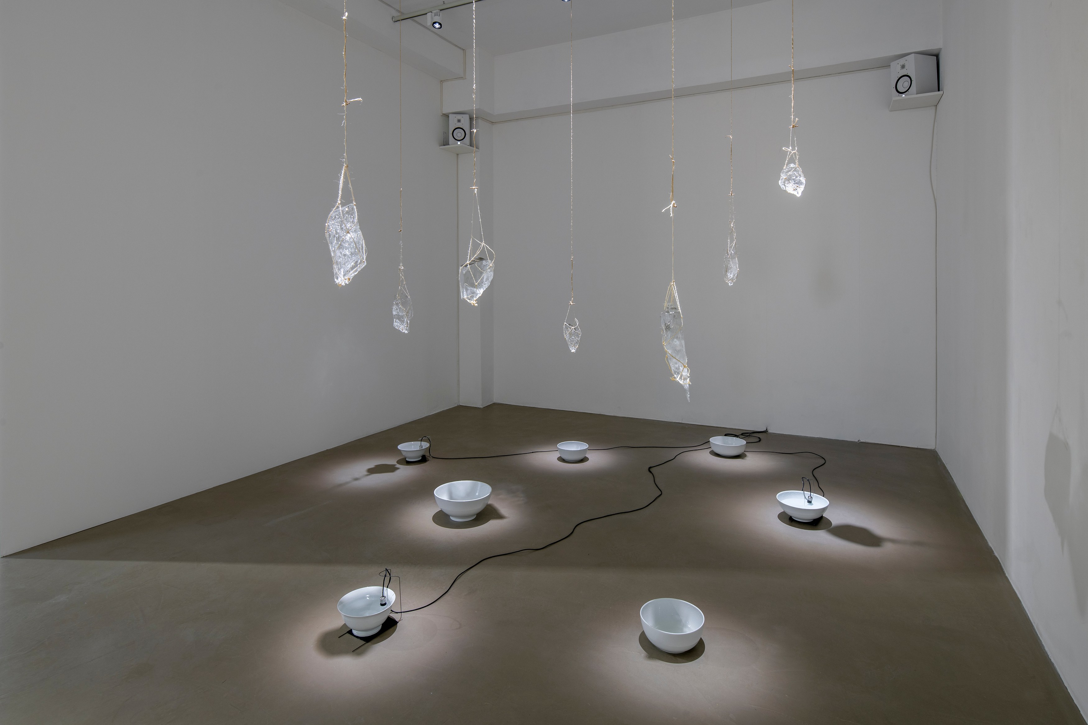 Seen in a crystal ball, Seen in a crystal ball at Galerie Chantal Crousel, photo 10