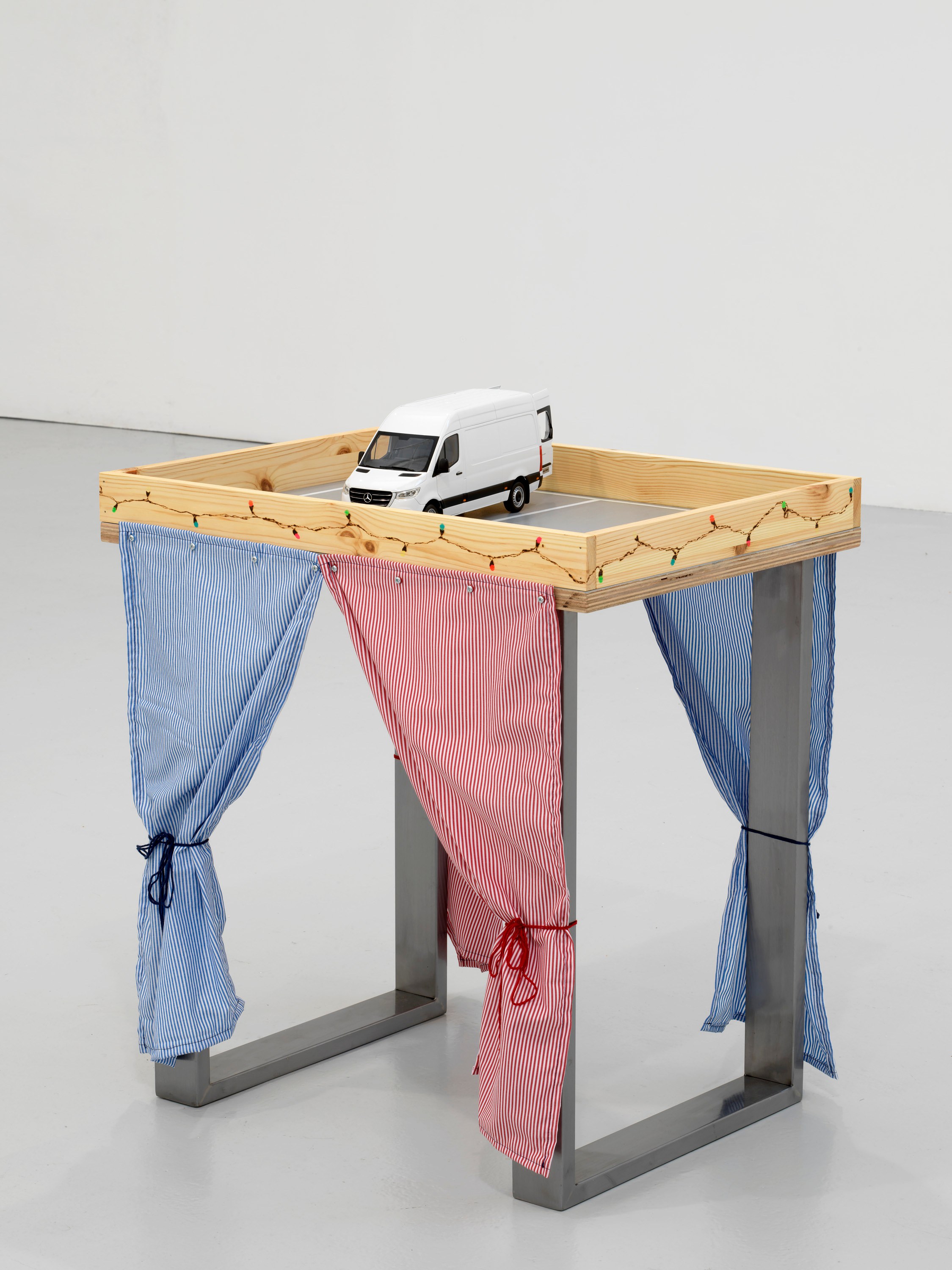 Guendalina Cerruti, Zoe Williams, Playful Agressions at greengrassi & Corvi-Mora, London, photo 23